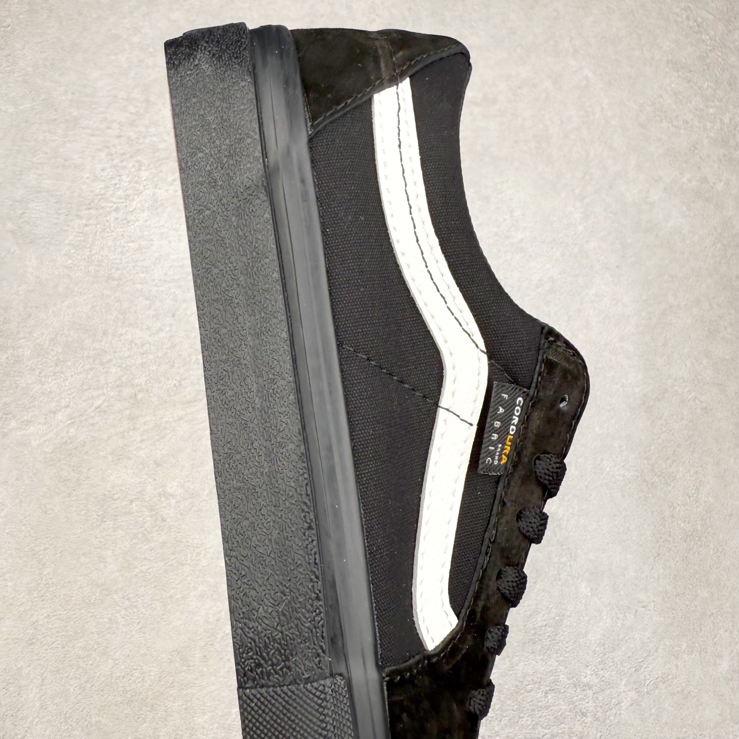 图片[6]-Vans Sk8-Low 黑武士 范斯复古休闲硫化帆布鞋 鞋款以黑色麂皮搭配帆布鞋面打造整体鞋身 减震EVA鞋垫装置增强脚感体验 以SK8-Low鞋身为蓝本 黑武士风格极具辨识度 复古又百搭 货号：VN0A5KXDBLA 尺码：35 36 36.5 37 38 38.5 39 40 40.5 41 42 42.5 43 44-选品中心