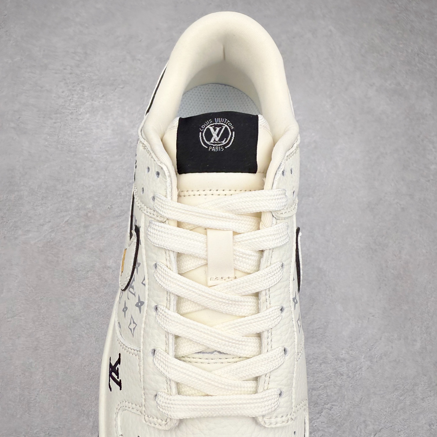 图片[5]-NK Dunk Low 定制配色 SC0601-455 大厂出品 极力推荐 原装头层材料 独家版型蒸餾加工帶來的是更好的视觉和脚感体验大厂纯原品质出货 清洁度 电绣工艺 皮料切割干净无任何毛边 细节完美 实拍调校N版已经零色差零失真 百分百还原实物色彩所见即所得 不存在货不对板色差等低级问题 选购参考实物拍摄 不混卖不参货 只用心做好货严格选品 承诺混一赔十 尺码：36 36.5 37.5 38 38.5 39 40 40.5 41 42 42.5 43 44 44.5 45-选品中心