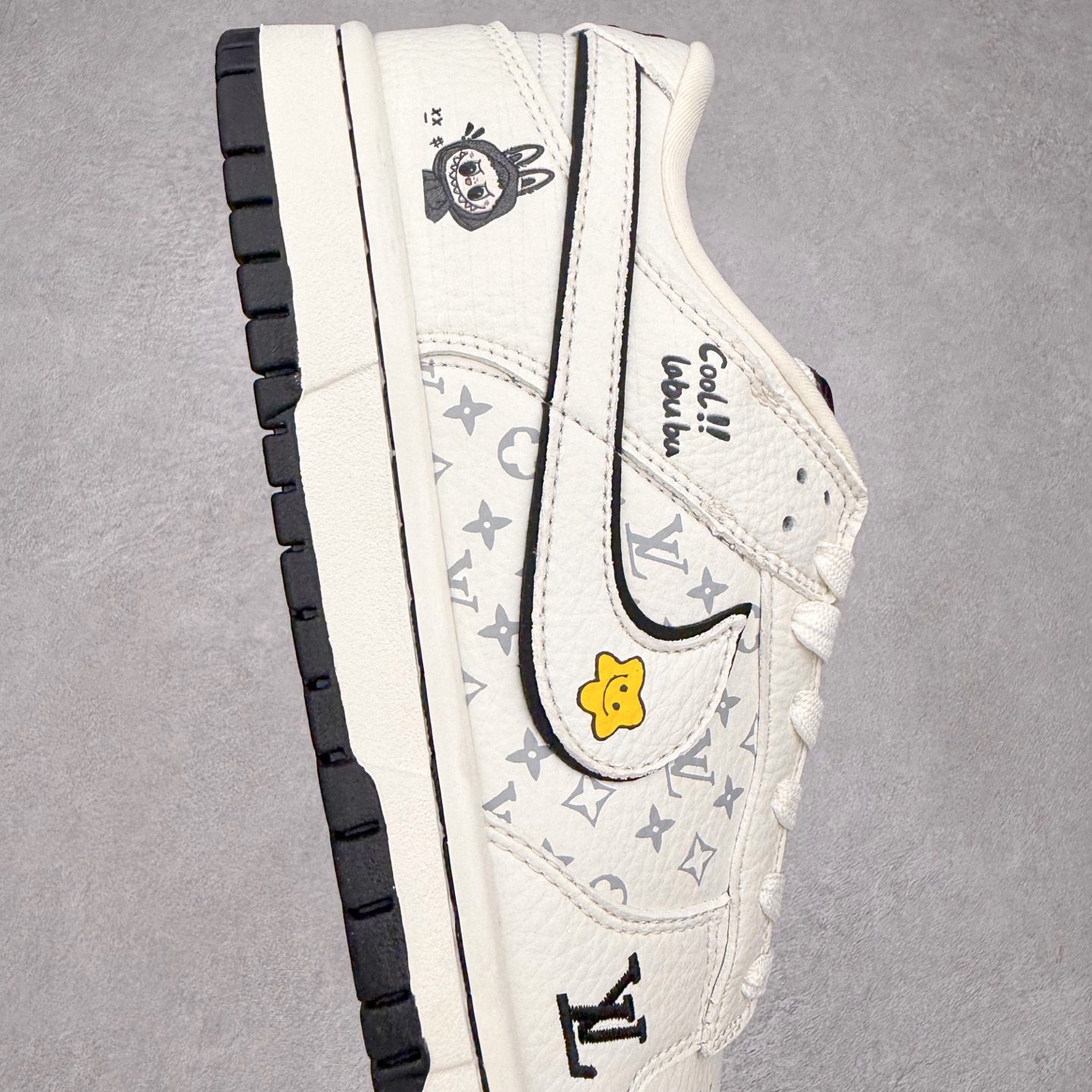 图片[6]-NK Dunk Low 定制配色 SC0601-455 大厂出品 极力推荐 原装头层材料 独家版型蒸餾加工帶來的是更好的视觉和脚感体验大厂纯原品质出货 清洁度 电绣工艺 皮料切割干净无任何毛边 细节完美 实拍调校N版已经零色差零失真 百分百还原实物色彩所见即所得 不存在货不对板色差等低级问题 选购参考实物拍摄 不混卖不参货 只用心做好货严格选品 承诺混一赔十 尺码：36 36.5 37.5 38 38.5 39 40 40.5 41 42 42.5 43 44 44.5 45-选品中心