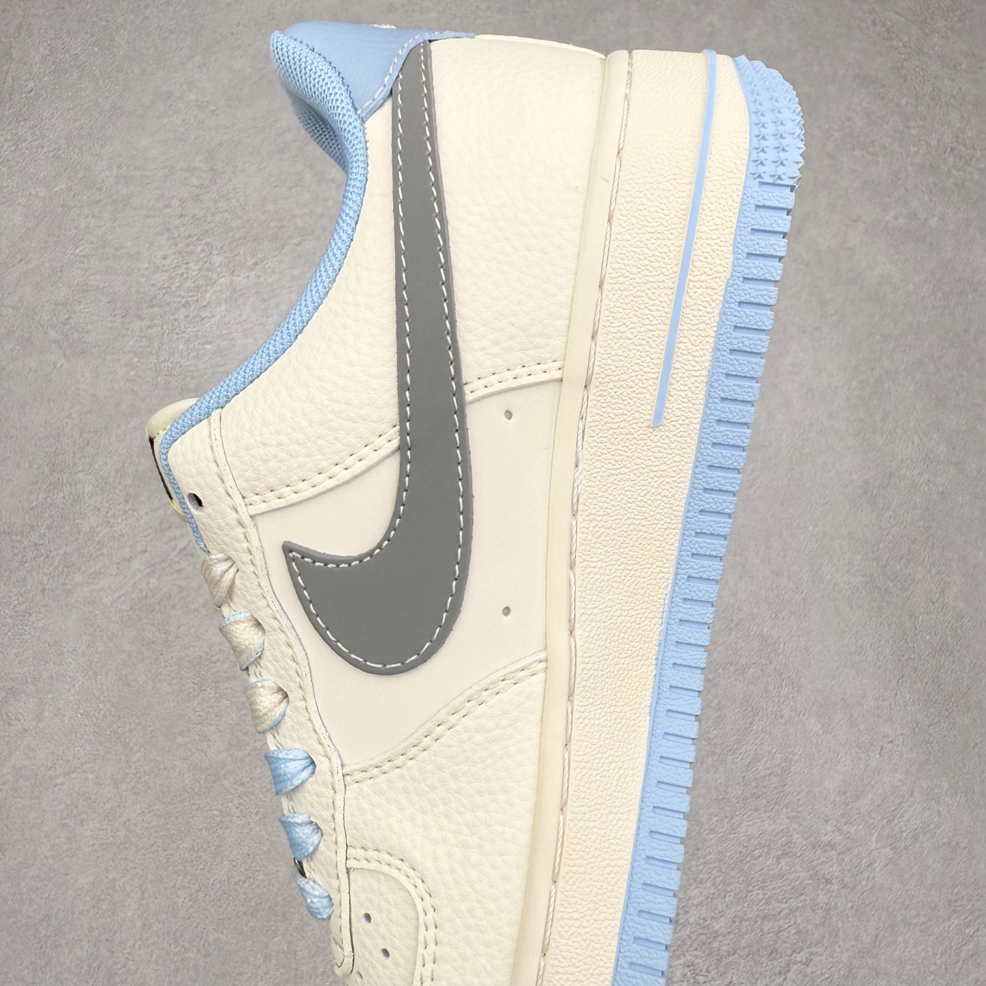 图片[7]-NK Air Force 1´07 Low 空军一号低帮百搭休闲运动板鞋 QW5606-269 柔软、弹性十足的缓震性能和出色的中底设计 横跨复古与现代的外型结合 造就出风靡全球 三十多年的Force 1 直到今天还深受青睐 实拍调校N版已经零色差零失真 百分百还原实物色彩所见即所得 不存在货不对板色差等低级问题 选购参考实物拍摄 不混卖不参货 只用心做好货严格选品 承诺混一赔十 尺码：36 36.5 37.5 38 38.5 39 40 40.5 41 42 42.5 43 44 44.5 45-选品中心