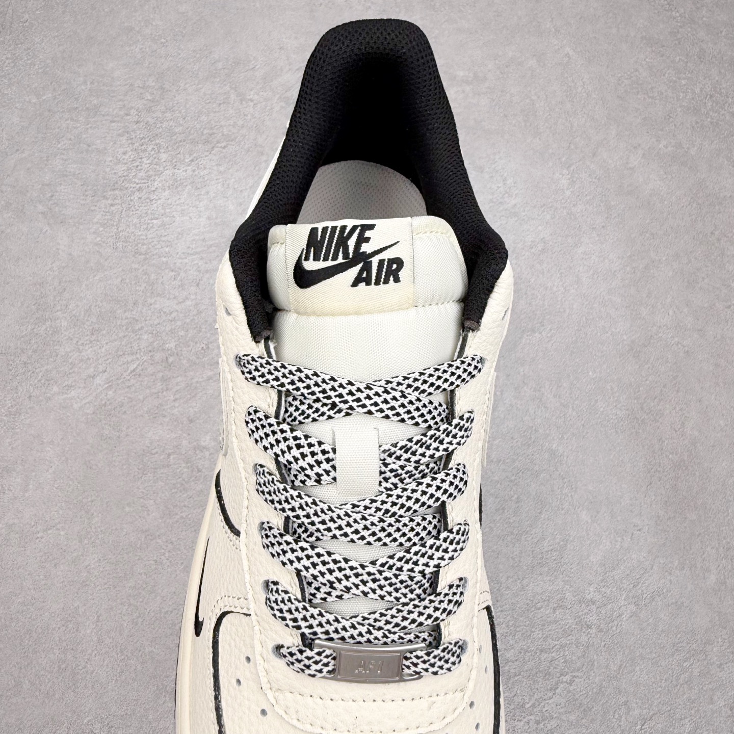 图片[5]-NK Air Force 1´07 Low 空军一号低帮百搭休闲运动板鞋 JP8028-007 柔软、弹性十足的缓震性能和出色的中底设计 横跨复古与现代的外型结合 造就出风靡全球 三十多年的Force 1 直到今天还深受青睐 实拍调校N版已经零色差零失真 百分百还原实物色彩所见即所得 不存在货不对板色差等低级问题 选购参考实物拍摄 不混卖不参货 只用心做好货严格选品 承诺混一赔十 尺码：36 36.5 37.5 38 38.5 39 40 40.5 41 42 42.5 43 44 44.5 45-选品中心