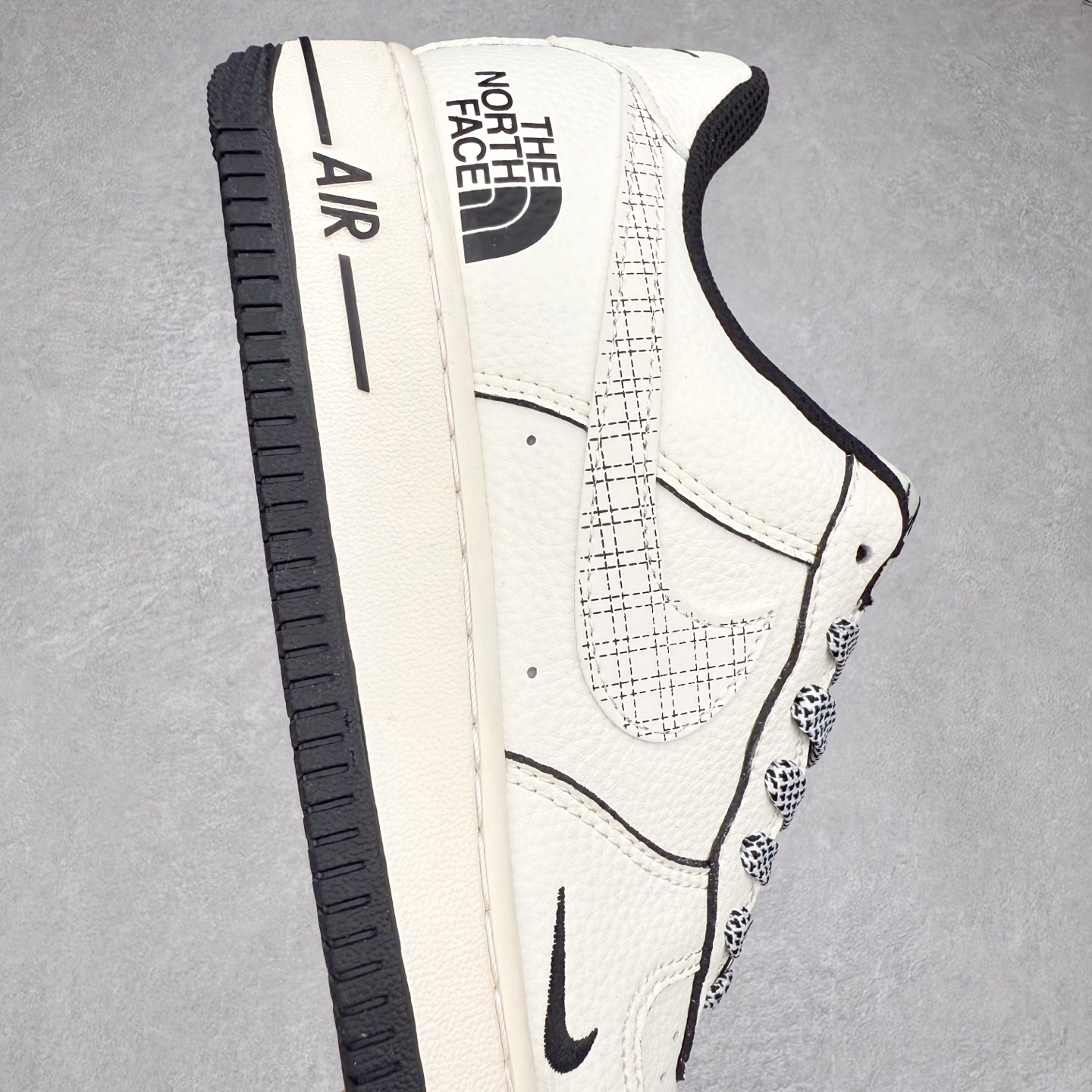 图片[6]-NK Air Force 1´07 Low 空军一号低帮百搭休闲运动板鞋 JP8028-007 柔软、弹性十足的缓震性能和出色的中底设计 横跨复古与现代的外型结合 造就出风靡全球 三十多年的Force 1 直到今天还深受青睐 实拍调校N版已经零色差零失真 百分百还原实物色彩所见即所得 不存在货不对板色差等低级问题 选购参考实物拍摄 不混卖不参货 只用心做好货严格选品 承诺混一赔十 尺码：36 36.5 37.5 38 38.5 39 40 40.5 41 42 42.5 43 44 44.5 45-选品中心