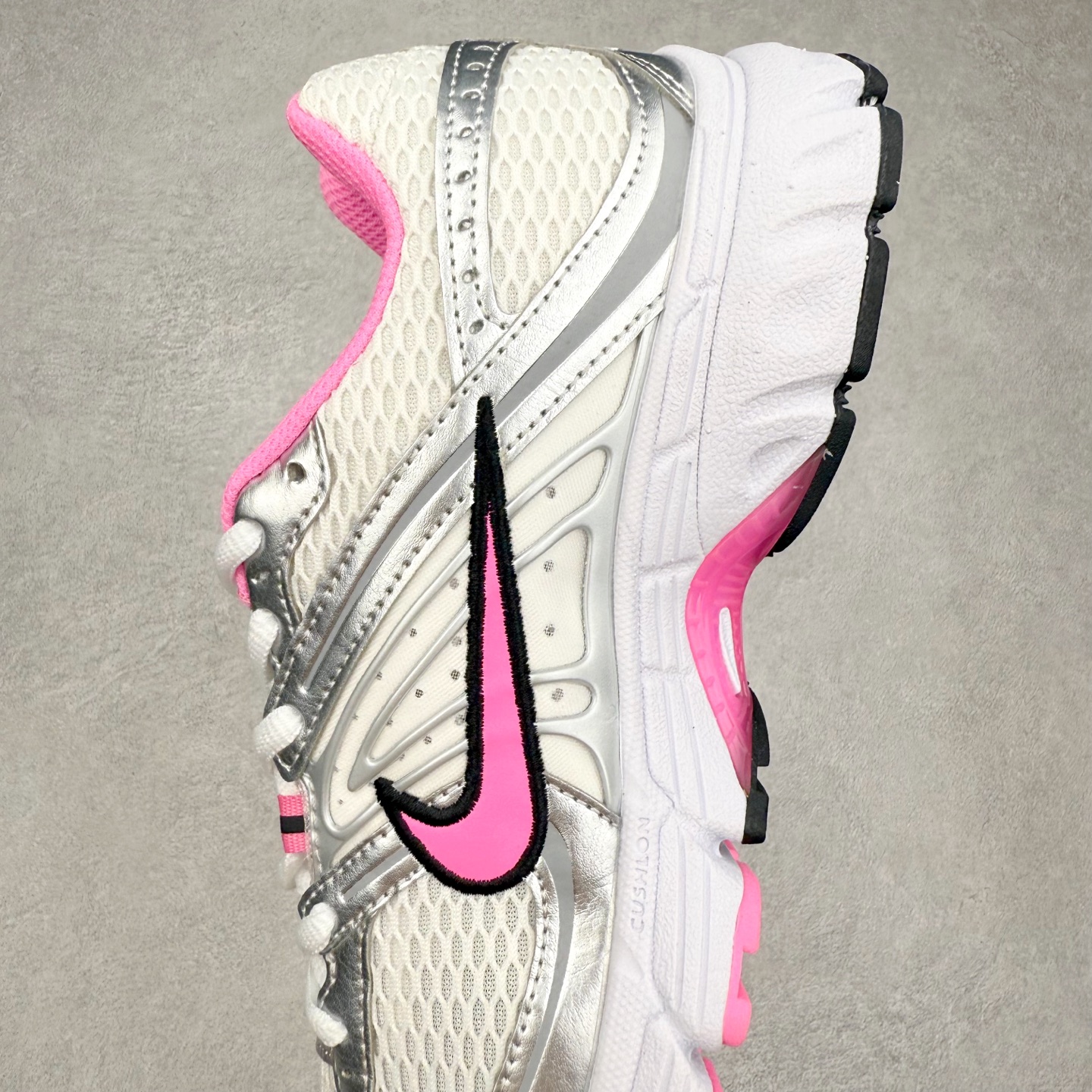 图片[7]-NK Air Max Moto 2K 舒适百搭耐磨 低帮跑步鞋 HQ2056-01 实拍调校N版已经零色差零失真 百分百还原实物色彩所见即所得 不存在货不对板色差等低级问题 选购参考实物拍摄 不混卖不参货 只用心做好货严格选品 承诺混一赔十 尺码：36 36.5 37.5 38 38.5 39 40 40.5 41 42 42.5 43 44 44.5 45-选品中心