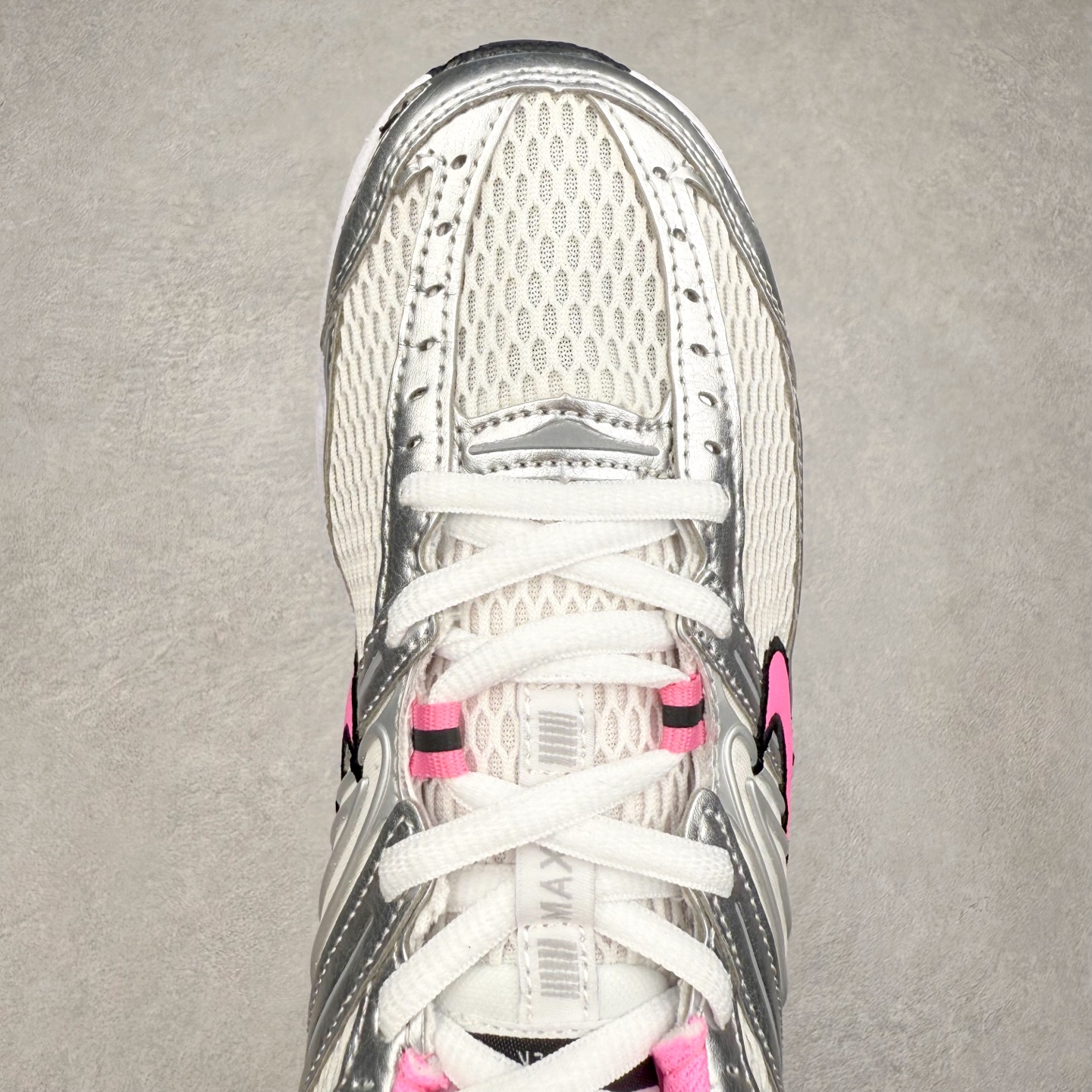 图片[4]-NK Air Max Moto 2K 舒适百搭耐磨 低帮跑步鞋 HQ2056-01 实拍调校N版已经零色差零失真 百分百还原实物色彩所见即所得 不存在货不对板色差等低级问题 选购参考实物拍摄 不混卖不参货 只用心做好货严格选品 承诺混一赔十 尺码：36 36.5 37.5 38 38.5 39 40 40.5 41 42 42.5 43 44 44.5 45-选品中心