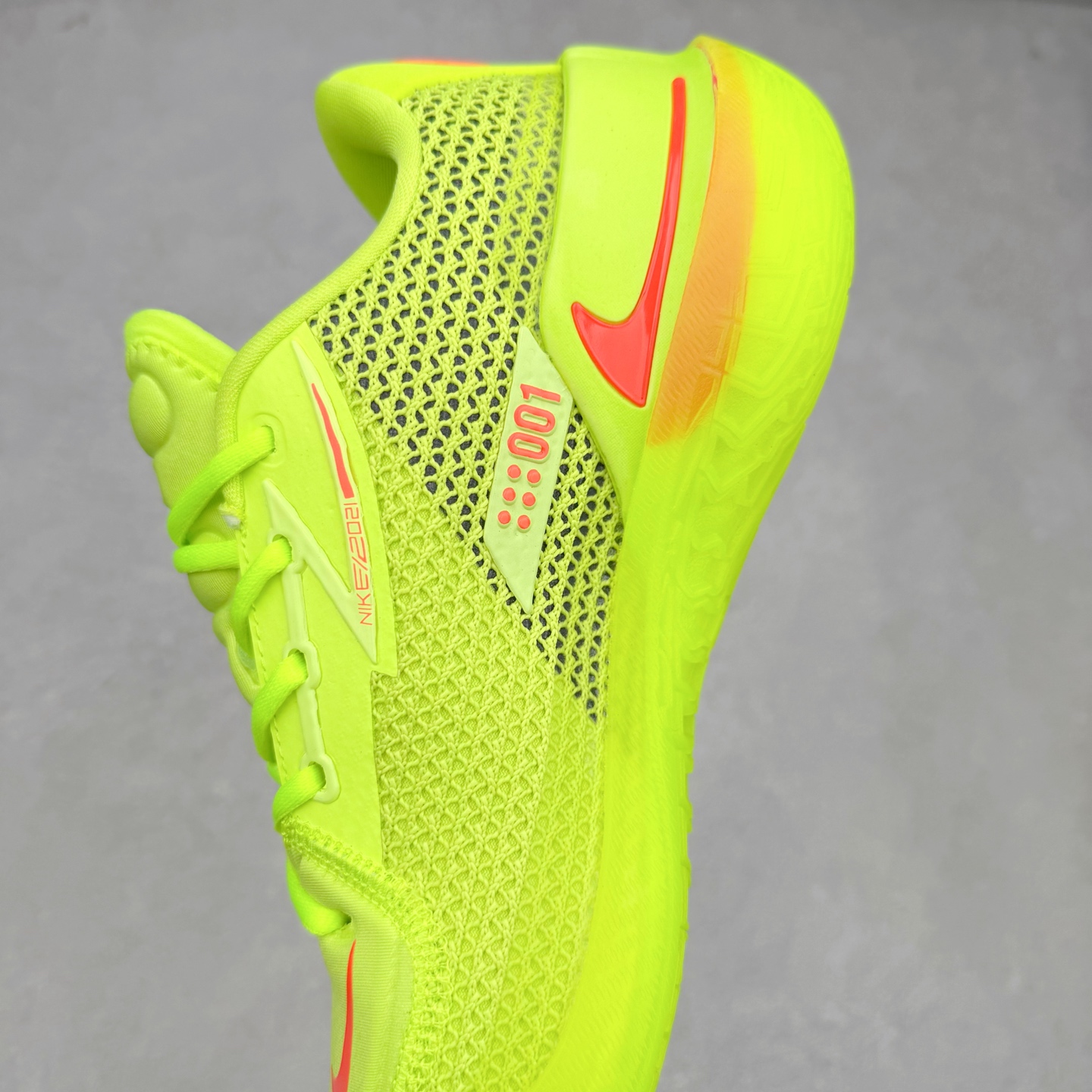 图片[7]-NK AIR ZOOM G.T. CUT 实战篮球鞋 IM2130-700 鞋身整体以多色拼接为主 全掌REACT+ZOOM STROBEL+后跟ZOOM 离地面更近的设计提供更快的反应速度 轻质双层网质鞋面 鞋面部分区域加强提供更好的控制力 低密度材料制成的鞋舌轻质舒适 后跟处分别配有“GT”字样和全新的鞋款系列Logo 男女鞋 尺码：36 36.5 37.5 38 38.5 39 40 40.5 41 42 42.5 43 44 44.5 45 46-选品中心