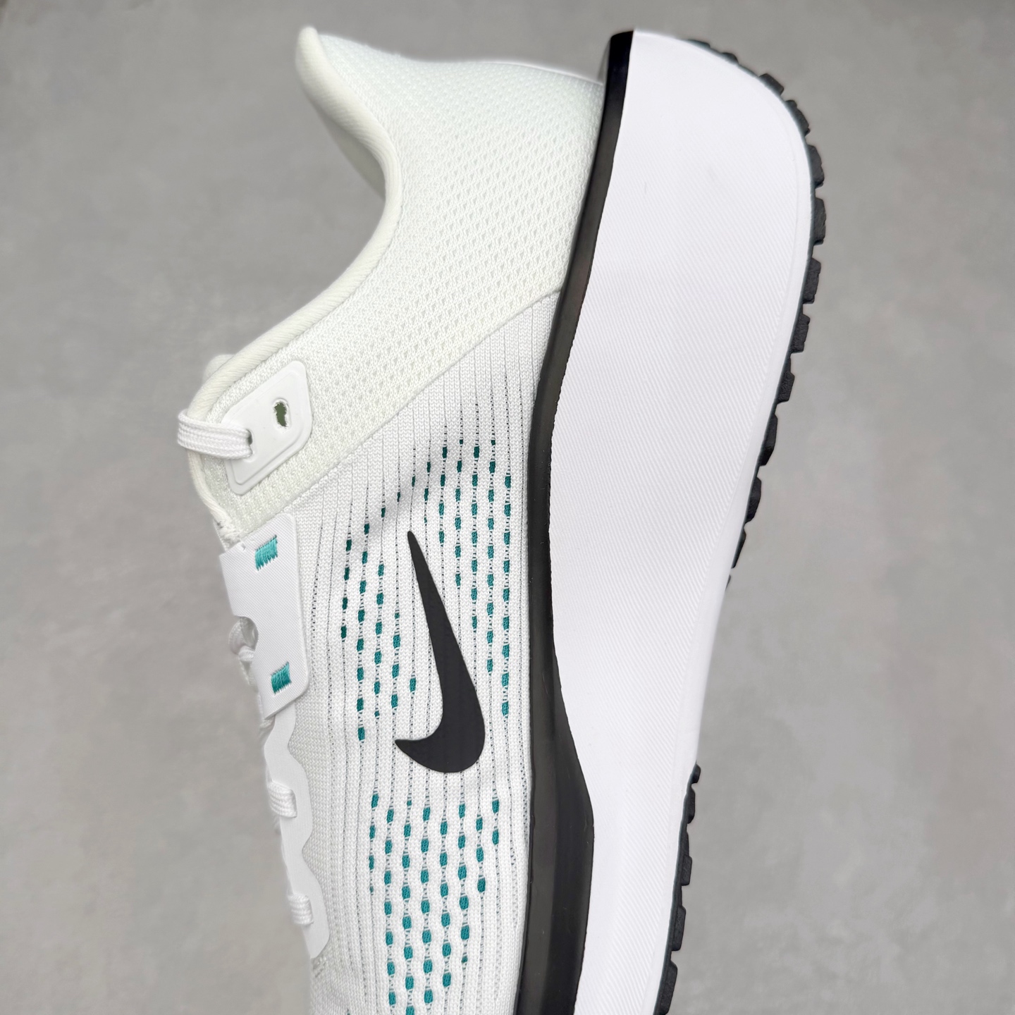 图片[7]-＃TG纯原 NK Quest 6 极致六代网面透气休闲跑步鞋 FD6033-105 简约高科技设计采用多层材料 为双足带来凉爽感受和稳固体验时尚鞋面搭配中足包覆设计 提供稳固贴合感 一层网眼布材质 在跑步期间为你带来轻盈透气性能 同时展现利落外观 加高叠层设计 为每一步带来柔软缓震性能 具备出色抓地力与耐穿着性 舒适感出众 货号：DD0204-301 尺码：36 36.5 37.5 38 38.5 39 40 40.5 41 42 42.5 43 44 44.5 45-选品中心