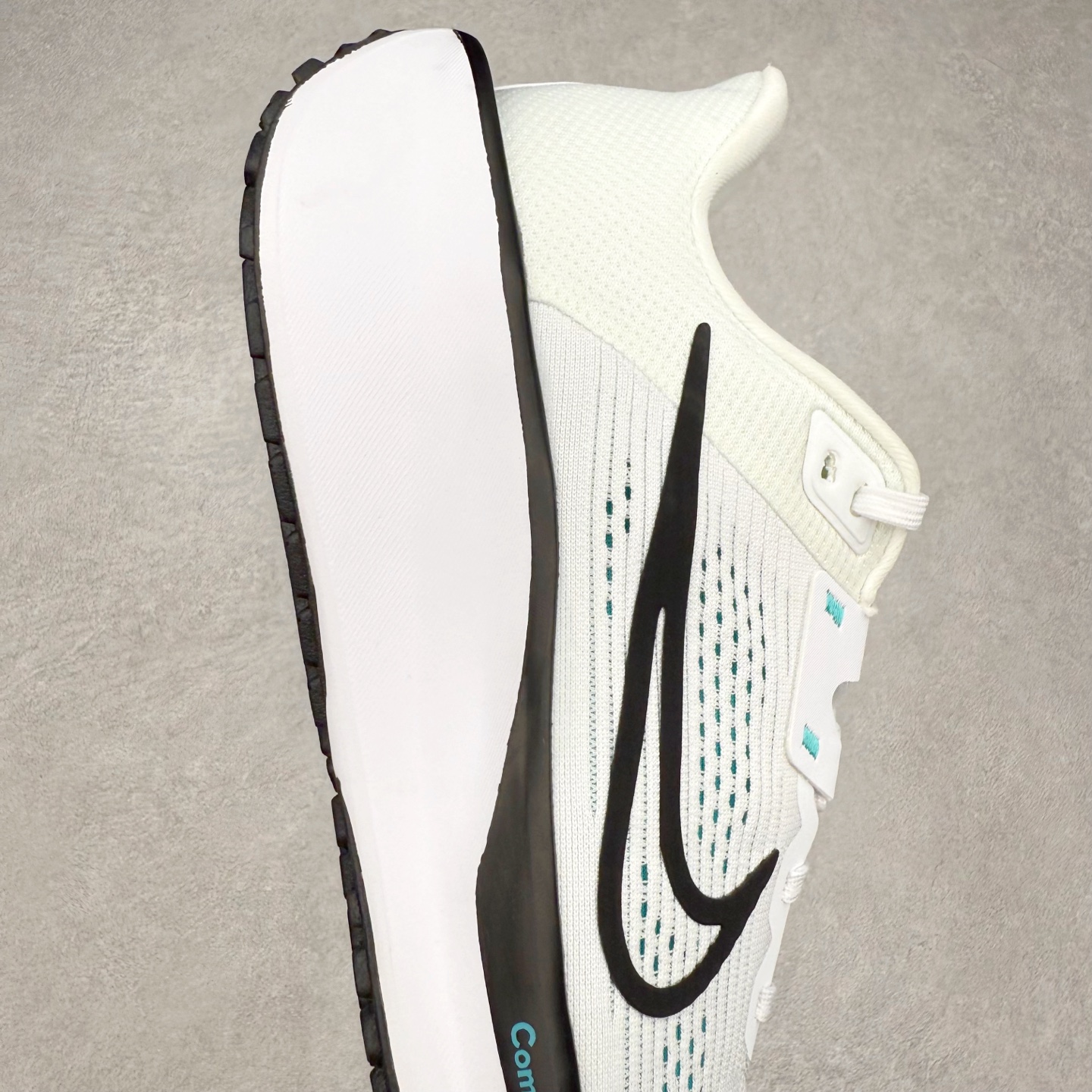 图片[6]-＃TG纯原 NK Quest 6 极致六代网面透气休闲跑步鞋 FD6033-105 简约高科技设计采用多层材料 为双足带来凉爽感受和稳固体验时尚鞋面搭配中足包覆设计 提供稳固贴合感 一层网眼布材质 在跑步期间为你带来轻盈透气性能 同时展现利落外观 加高叠层设计 为每一步带来柔软缓震性能 具备出色抓地力与耐穿着性 舒适感出众 货号：DD0204-301 尺码：36 36.5 37.5 38 38.5 39 40 40.5 41 42 42.5 43 44 44.5 45-选品中心