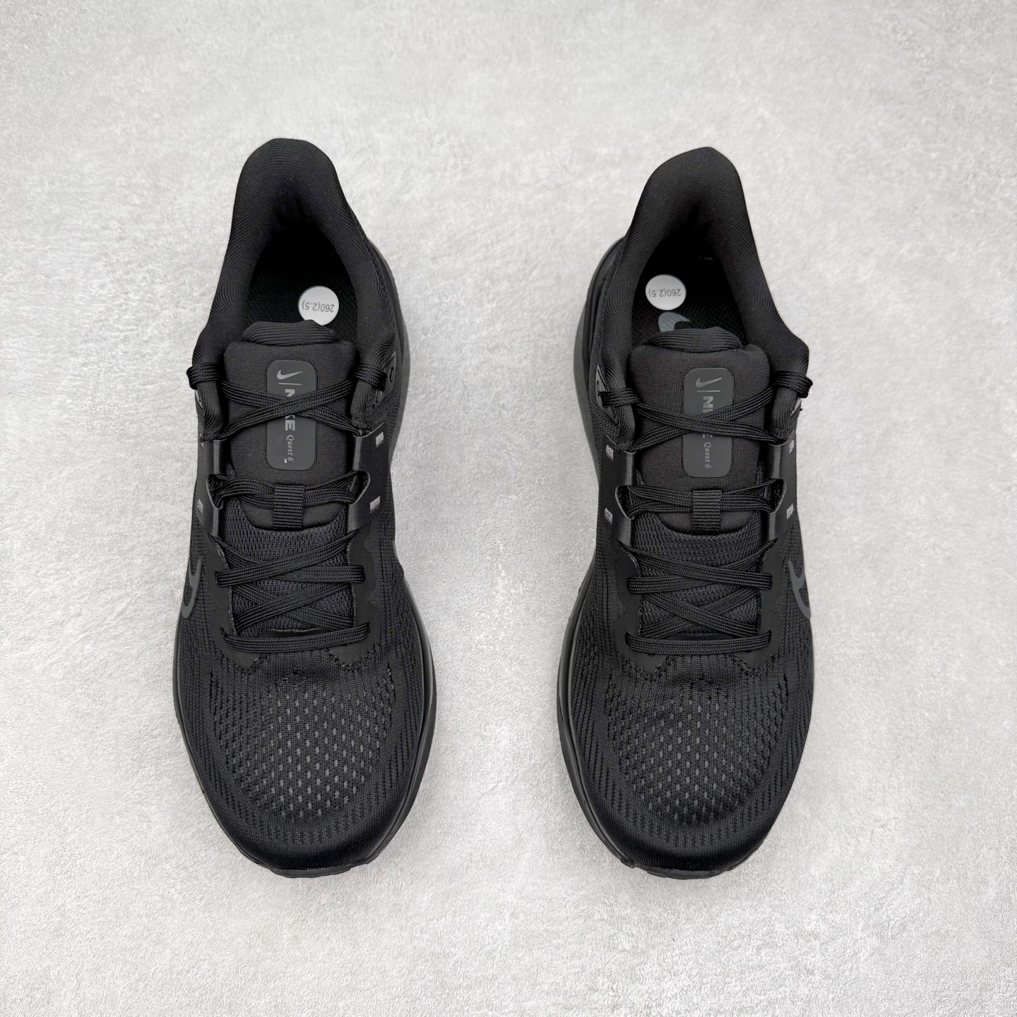 图片[2]-＃TG纯原 NK Quest 6 极致六代网面透气休闲跑步鞋 FD6033-003 简约高科技设计采用多层材料 为双足带来凉爽感受和稳固体验时尚鞋面搭配中足包覆设计 提供稳固贴合感 一层网眼布材质 在跑步期间为你带来轻盈透气性能 同时展现利落外观 加高叠层设计 为每一步带来柔软缓震性能 具备出色抓地力与耐穿着性 舒适感出众 货号：DD0204-301 尺码：36 36.5 37.5 38 38.5 39 40 40.5 41 42 42.5 43 44 44.5 45-选品中心