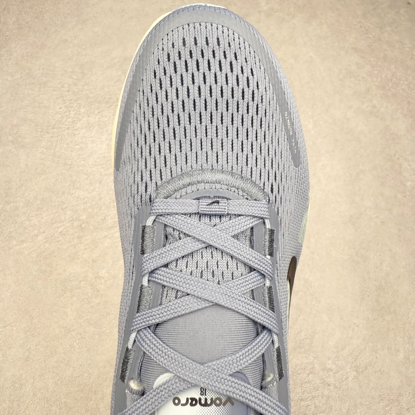 图片[4]-NK Vomero Plus 时尚舒适 网布防滑耐磨 低帮跑步鞋 HM6803-402 实拍调校N版已经零色差零失真 百分百还原实物色彩所见即所得 不存在货不对板色差等低级问题 选购参考实物拍摄 不混卖不参货 只用心做好货严格选品 承诺混一赔十 尺码：36 36.5 37.5 38 38.5 39 40 40.5 41 42 42.5 43 44 44.5 45-选品中心