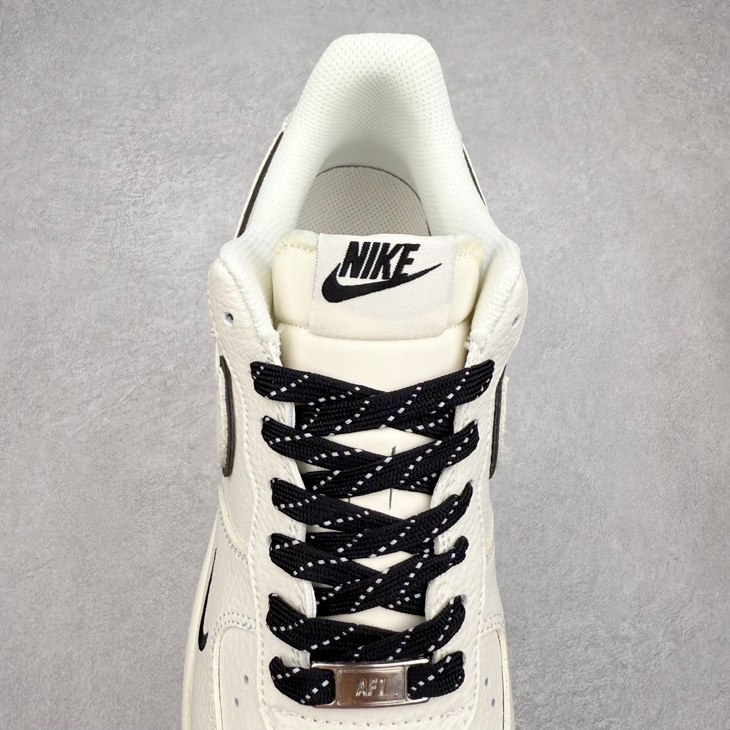 图片[5]-NK Air Force 1´07 Low 空军一号低帮百搭休闲运动板鞋 CS5288-031 柔软、弹性十足的缓震性能和出色的中底设计 横跨复古与现代的外型结合 造就出风靡全球 三十多年的Force 1 直到今天还深受青睐 实拍调校N版已经零色差零失真 百分百还原实物色彩所见即所得 不存在货不对板色差等低级问题 选购参考实物拍摄 不混卖不参货 只用心做好货严格选品 承诺混一赔十 尺码：36 36.5 37.5 38 38.5 39 40 40.5 41 42 42.5 43 44 44.5 45-选品中心