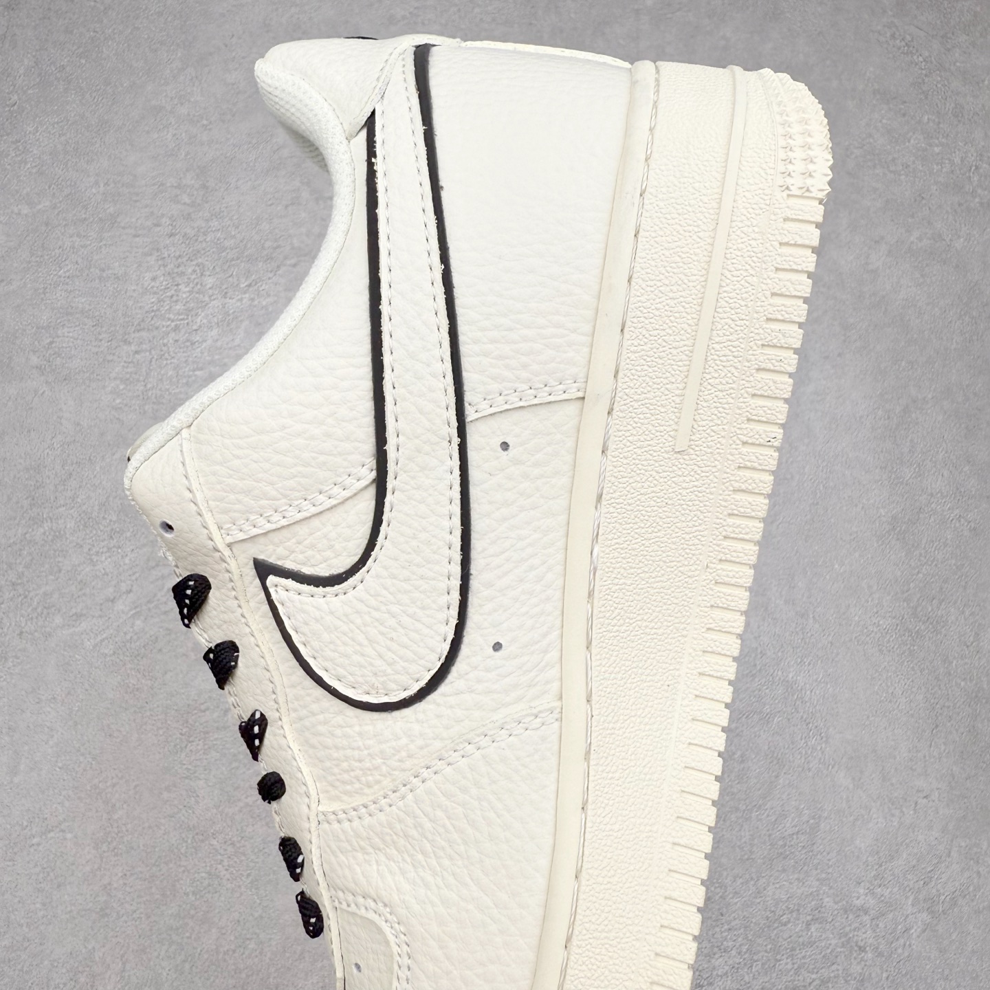 图片[7]-NK Air Force 1´07 Low 空军一号低帮百搭休闲运动板鞋 CS5288-031 柔软、弹性十足的缓震性能和出色的中底设计 横跨复古与现代的外型结合 造就出风靡全球 三十多年的Force 1 直到今天还深受青睐 实拍调校N版已经零色差零失真 百分百还原实物色彩所见即所得 不存在货不对板色差等低级问题 选购参考实物拍摄 不混卖不参货 只用心做好货严格选品 承诺混一赔十 尺码：36 36.5 37.5 38 38.5 39 40 40.5 41 42 42.5 43 44 44.5 45-选品中心