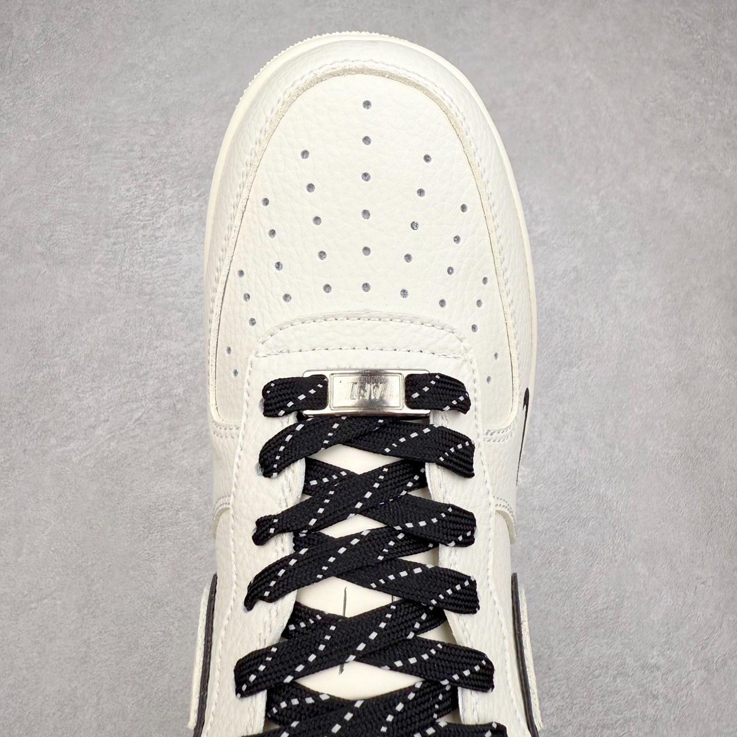 图片[4]-NK Air Force 1´07 Low 空军一号低帮百搭休闲运动板鞋 CS5288-031 柔软、弹性十足的缓震性能和出色的中底设计 横跨复古与现代的外型结合 造就出风靡全球 三十多年的Force 1 直到今天还深受青睐 实拍调校N版已经零色差零失真 百分百还原实物色彩所见即所得 不存在货不对板色差等低级问题 选购参考实物拍摄 不混卖不参货 只用心做好货严格选品 承诺混一赔十 尺码：36 36.5 37.5 38 38.5 39 40 40.5 41 42 42.5 43 44 44.5 45-选品中心