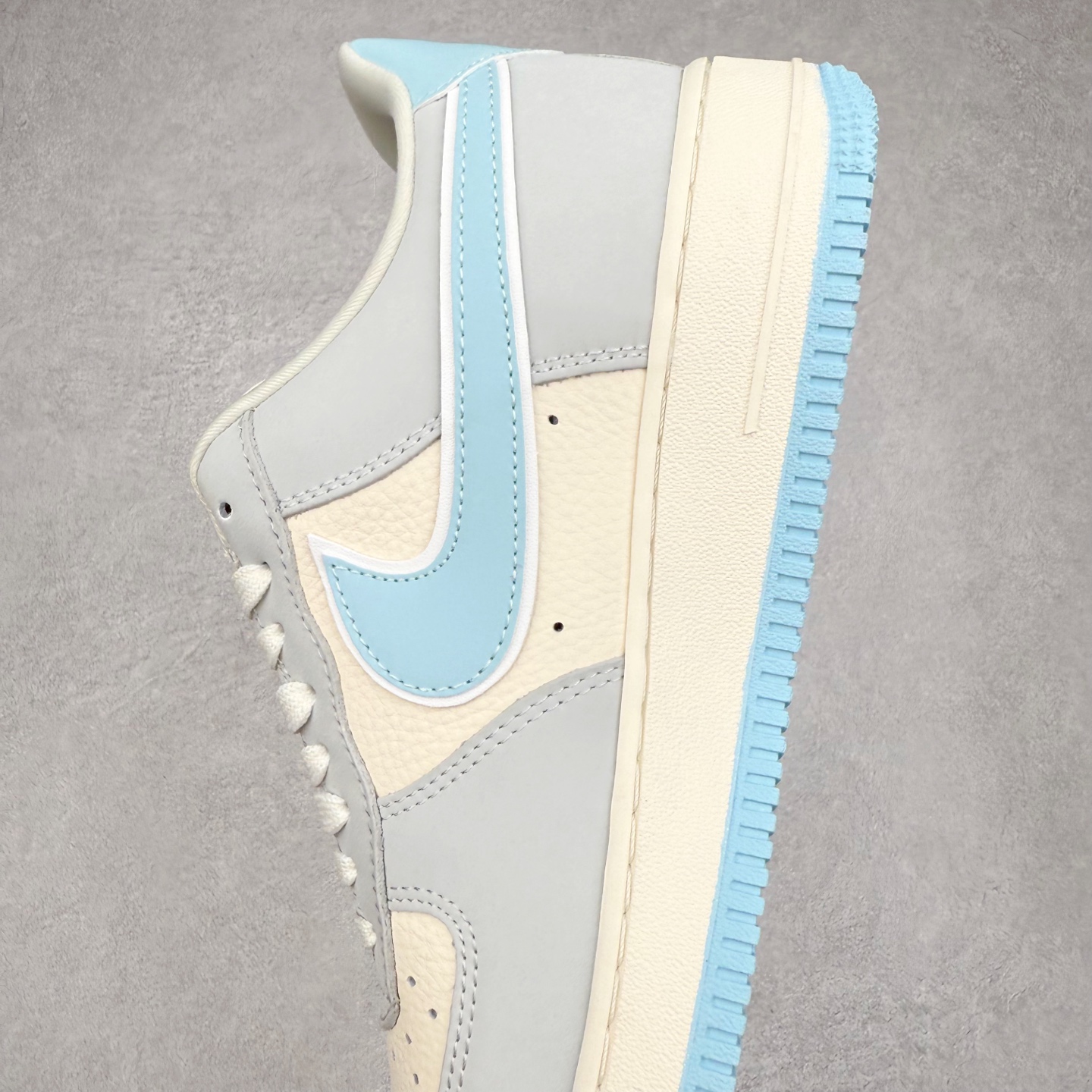 图片[7]-＃福利特价 NK Air Force 1´07 Low 空军一号低帮百搭休闲运动板鞋 柔软、弹性十足的缓震性能和出色的中底设计 横跨复古与现代的外型结合 造就出风靡全球 三十多年的Force 1 直到今天还深受青睐 实拍调校N版已经零色差零失真 百分百还原实物色彩所见即所得 不存在货不对板色差等低级问题 选购参考实物拍摄 不混卖不参货 只用心做好货严格选品 承诺混一赔十 尺码：36 36.5 37.5 38 38.5 39 40 40.5 41 42 42.5 43 44 44.5 45-选品中心