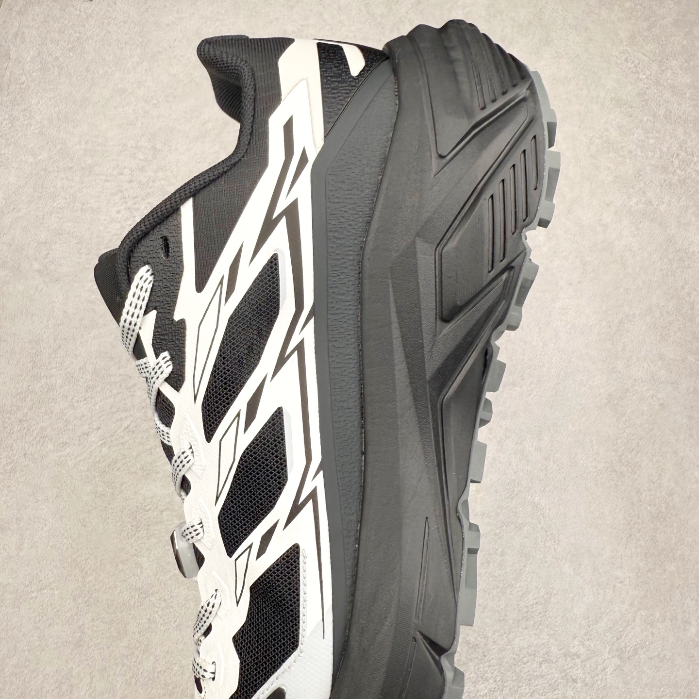 图片[7]-凯乐石 KAILAS C 4 25款舒适缓冲徒步 织物TPU减震防滑透气包裹性轻便低帮 超强抓地力越野跑步鞋 KAILAS凯乐石品牌是全球三大全系攀登品牌之一，于2003年创立于中国广州，致力于为有攀登梦想的户外运动员及爱好者，研发制造功能性专业装备，满足他们在极限环境下安全舒适的需求，凯乐石专注于科技面料的开发及专业功能设计，产品线覆盖登山、攀岩、徒步、越野跑山、露营、旅行等多项户外运动，通过运动员的测试反馈，不断进化迭代，产品荣获国内外大奖71座，发明专利21个，更突破性的自主研发攀登器械，打造出中国的攀登硬实力。实拍调校N版已经零色差零失真 百分百还原实物色彩所见即所得 不存在货不对板色差等低级问题 选购参考实物拍摄 不混卖不参货 只用心做好货严格选品 承诺混一赔十 尺码：36 36.5 37.5 38 38.5 39 40 40.5 41 42 42.5 43 44 44.5 45-选品中心