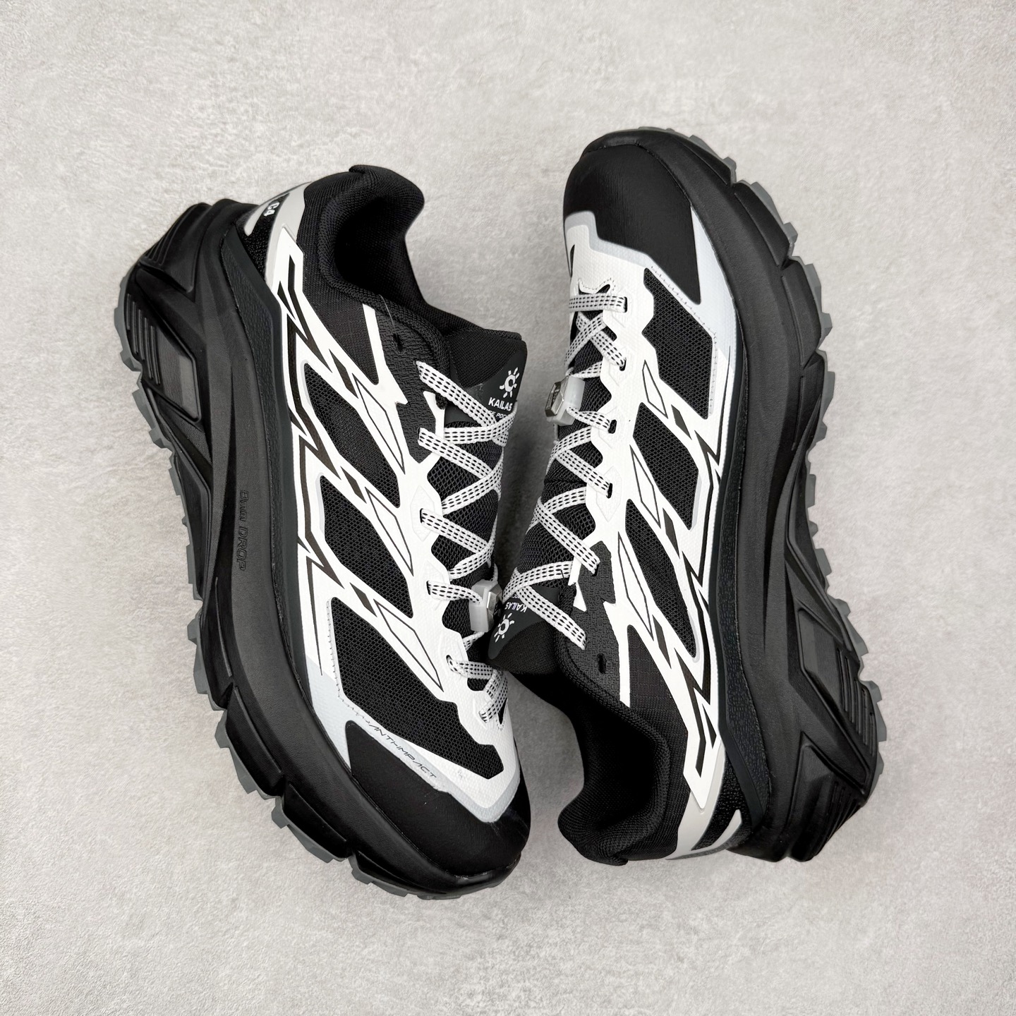 图片[3]-凯乐石 KAILAS C 4 25款舒适缓冲徒步 织物TPU减震防滑透气包裹性轻便低帮 超强抓地力越野跑步鞋 KAILAS凯乐石品牌是全球三大全系攀登品牌之一，于2003年创立于中国广州，致力于为有攀登梦想的户外运动员及爱好者，研发制造功能性专业装备，满足他们在极限环境下安全舒适的需求，凯乐石专注于科技面料的开发及专业功能设计，产品线覆盖登山、攀岩、徒步、越野跑山、露营、旅行等多项户外运动，通过运动员的测试反馈，不断进化迭代，产品荣获国内外大奖71座，发明专利21个，更突破性的自主研发攀登器械，打造出中国的攀登硬实力。实拍调校N版已经零色差零失真 百分百还原实物色彩所见即所得 不存在货不对板色差等低级问题 选购参考实物拍摄 不混卖不参货 只用心做好货严格选品 承诺混一赔十 尺码：36 36.5 37.5 38 38.5 39 40 40.5 41 42 42.5 43 44 44.5 45-选品中心