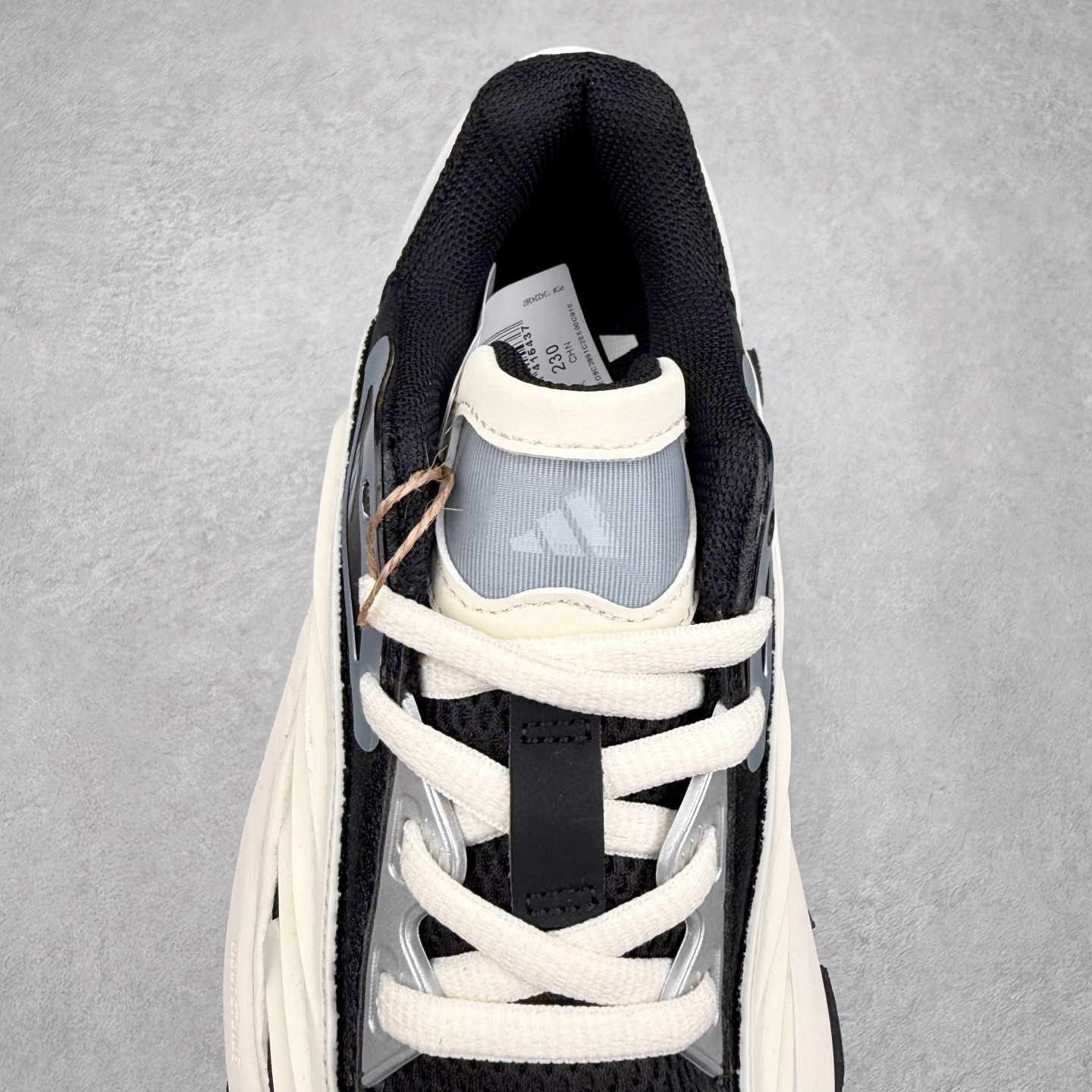 图片[5]-AD XLG MTW系列 舒适百搭防滑耐磨低帮跑步鞋老爹鞋 IH1571 鞋面采用贯穿式银条 完整的线条流畅度带来充分的视觉享受 鞋舌若隐若现的LOGO充满神秘感 夸张的鞋后跟幅度设计 线条感延伸至后跟标志三条杆彰显adidas调性 中底采用LIGHT STRIKE科技 在满足穿搭属性的同时提供舒适的脚感 完整的流线型设计语言 从鞋面贯穿到鞋底以及鞋花纹路 颜值与实力兼具 秀场与日常皆融 未来已来 让我们继续期待 实拍调校N版已经零色差零失真 百分百还原实物色彩所见即所得 不存在货不对板色差等低级问题 选购参考实物拍摄 不混卖不参货 只用心做好货严格选品 承诺混一赔十 尺码：36 36.5 37.5 38 38.5 39 40 40.5 41 42 42.5 43 44 44.5 45-选品中心