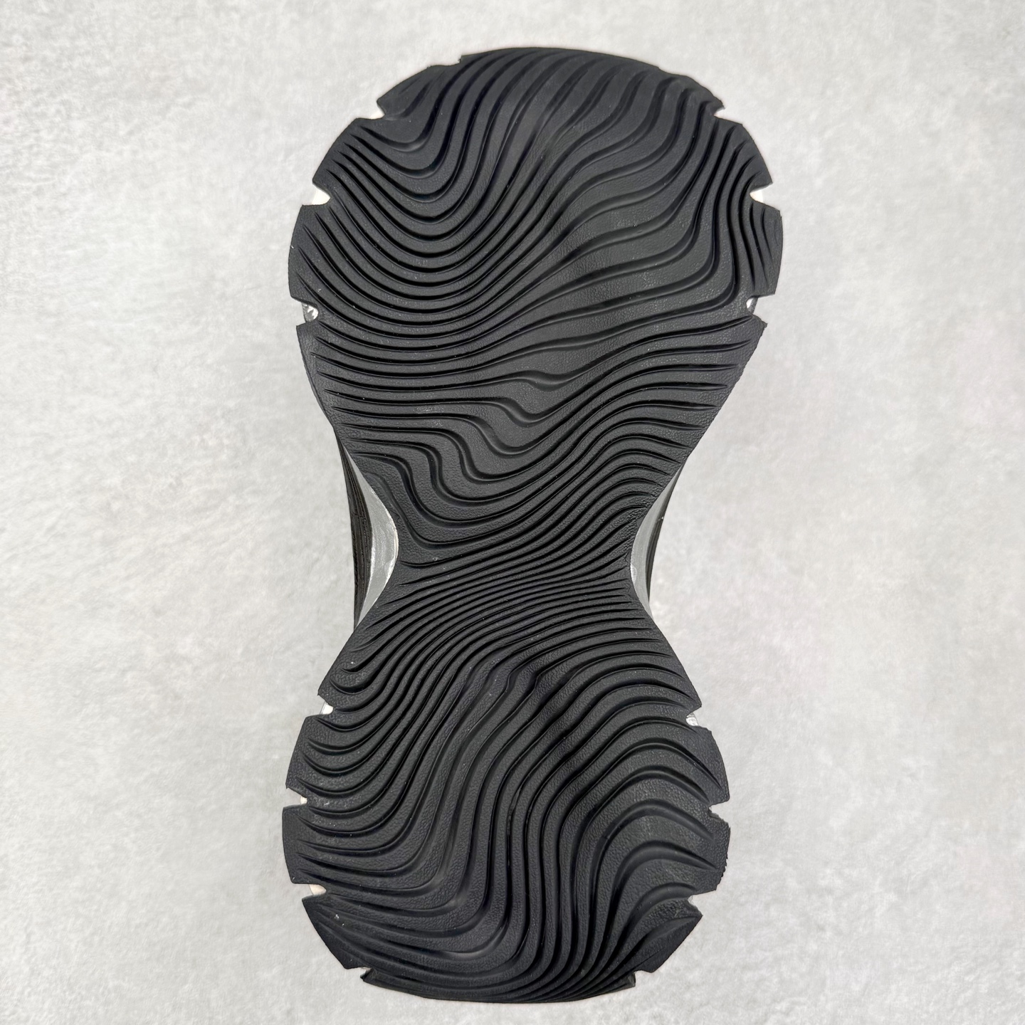 图片[9]-AD XLG MTW系列 舒适百搭防滑耐磨低帮跑步鞋老爹鞋 IH1571 鞋面采用贯穿式银条 完整的线条流畅度带来充分的视觉享受 鞋舌若隐若现的LOGO充满神秘感 夸张的鞋后跟幅度设计 线条感延伸至后跟标志三条杆彰显adidas调性 中底采用LIGHT STRIKE科技 在满足穿搭属性的同时提供舒适的脚感 完整的流线型设计语言 从鞋面贯穿到鞋底以及鞋花纹路 颜值与实力兼具 秀场与日常皆融 未来已来 让我们继续期待 实拍调校N版已经零色差零失真 百分百还原实物色彩所见即所得 不存在货不对板色差等低级问题 选购参考实物拍摄 不混卖不参货 只用心做好货严格选品 承诺混一赔十 尺码：36 36.5 37.5 38 38.5 39 40 40.5 41 42 42.5 43 44 44.5 45-选品中心