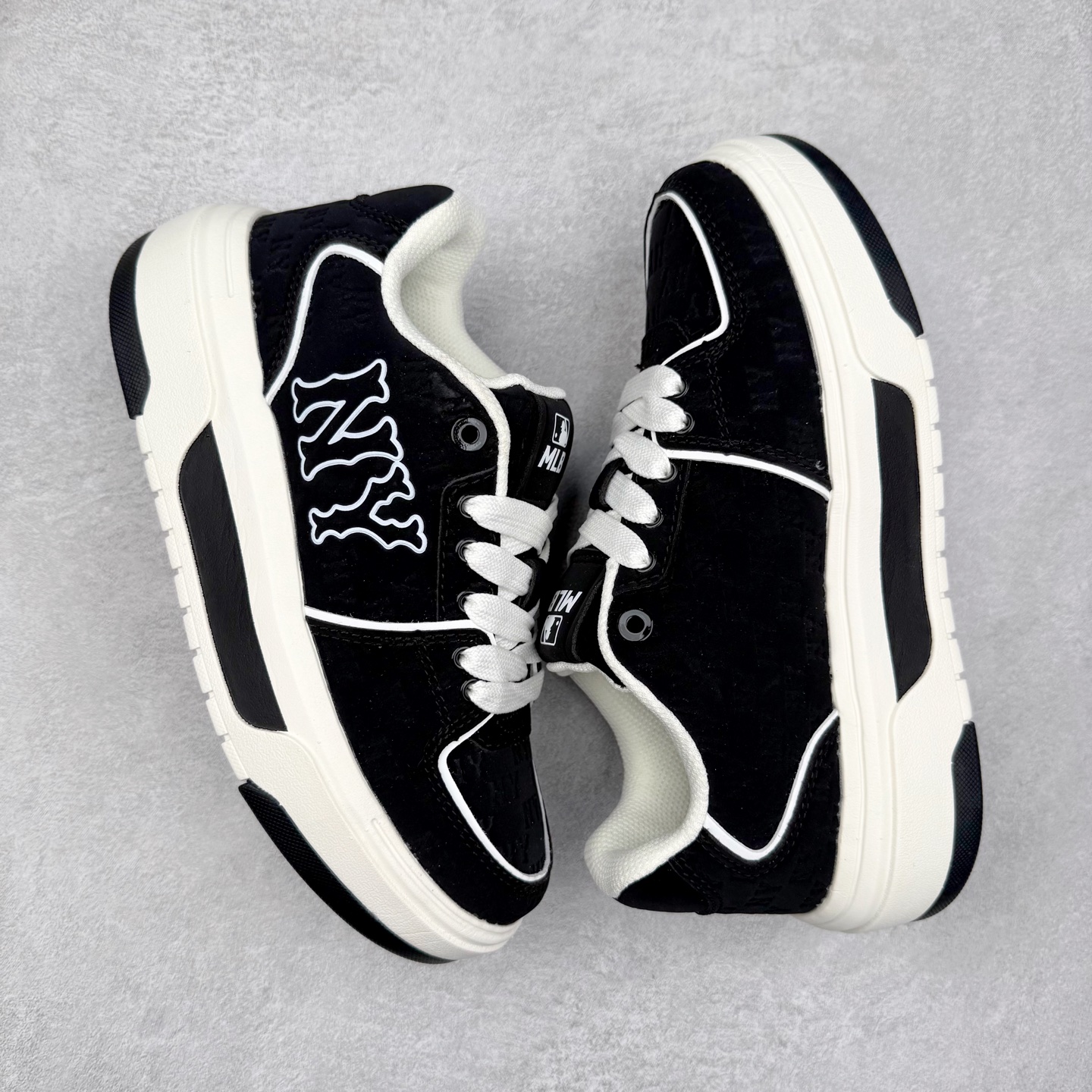 图片[3]-MLB Chunky Liner Basic 复古印花学长鞋系列低帮轻量增高厚底百搭休闲运动慢跑鞋板鞋 Korea韩国联名NY美国榄球纽约洋基队限定 韩国代购专供 全套原楦原纸板原厂数据开发 正确中底拉帮中底网布细节 平台代购专供 左脚内置芯片 韩国代购吊牌标贴 独家一比一RB+MD组合大底 高频后跟小人Logo精准对位立体饱满 正确网布加超迁鞋面 转印中底走线紧密 转印Logo工艺表层防刮不掉色 尺码：35 36 36.5 37.5 38 38.5 39 40 40.5 41 42 42.5 43 44 45-选品中心