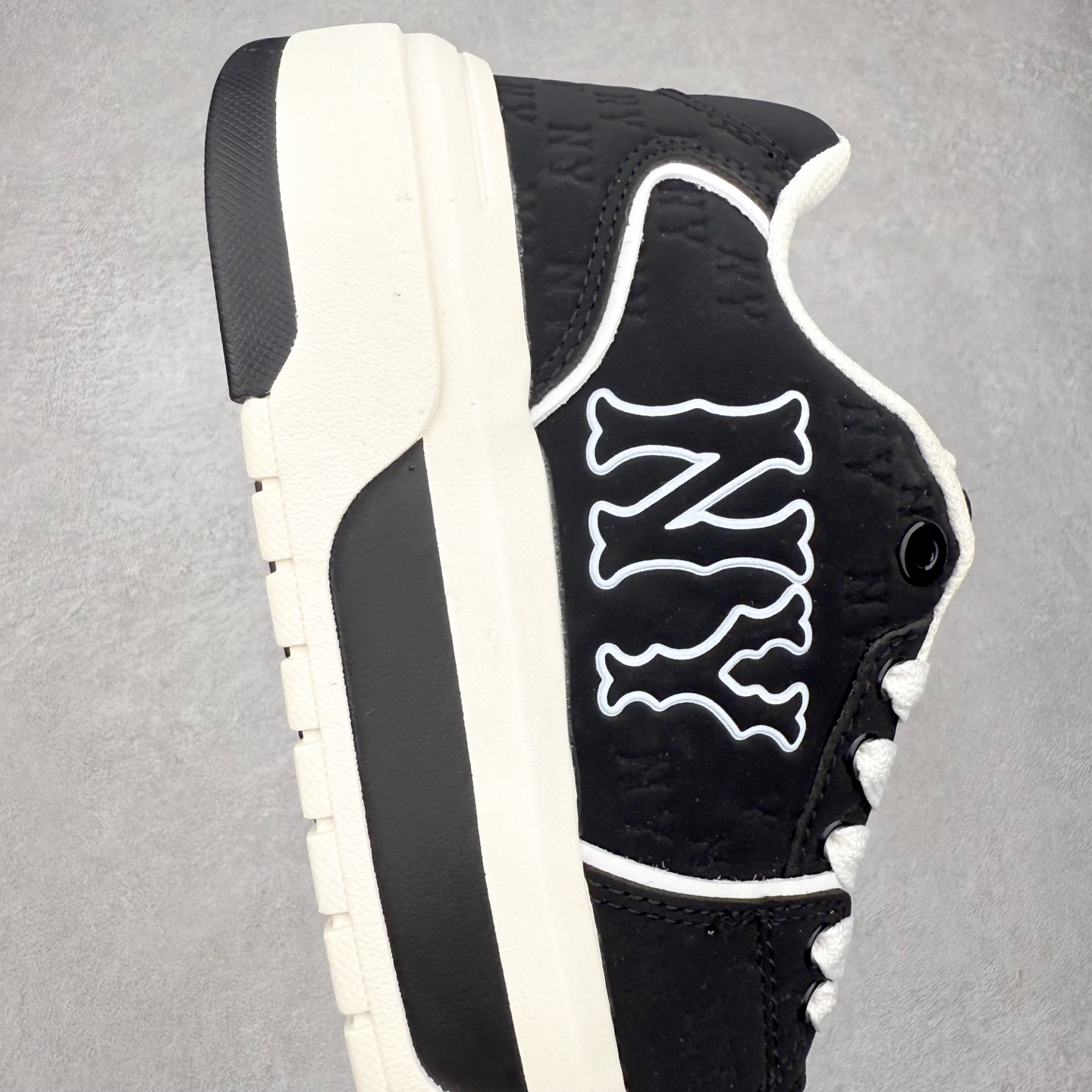 图片[6]-MLB Chunky Liner Basic 复古印花学长鞋系列低帮轻量增高厚底百搭休闲运动慢跑鞋板鞋 Korea韩国联名NY美国榄球纽约洋基队限定 韩国代购专供 全套原楦原纸板原厂数据开发 正确中底拉帮中底网布细节 平台代购专供 左脚内置芯片 韩国代购吊牌标贴 独家一比一RB+MD组合大底 高频后跟小人Logo精准对位立体饱满 正确网布加超迁鞋面 转印中底走线紧密 转印Logo工艺表层防刮不掉色 尺码：35 36 36.5 37.5 38 38.5 39 40 40.5 41 42 42.5 43 44 45-选品中心