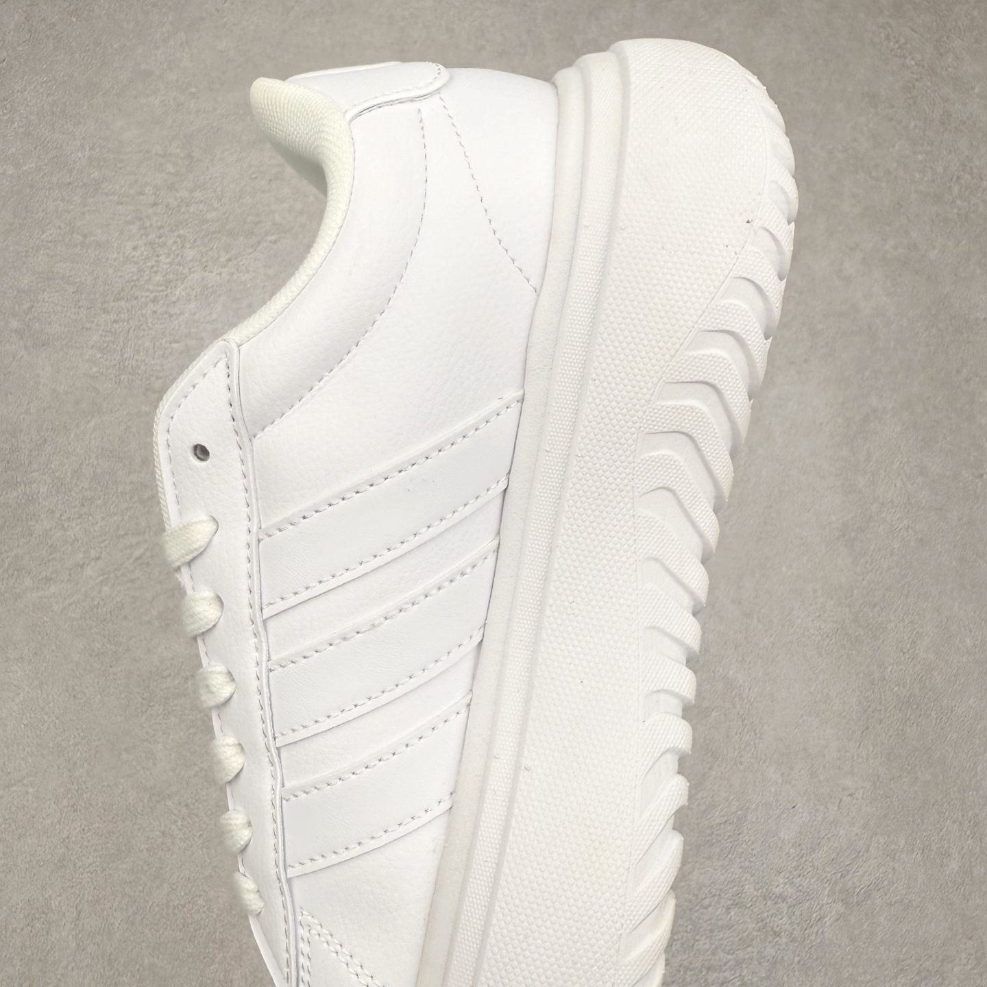 图片[7]-AD GRAND COURT PLATFORM 网球厚底运动小白鞋加厚中底的网球风经典运动鞋 穿上这款adidas经典运动鞋 感受网球运动的激情活力 实拍调校N版已经零色差零失真 百分百还原实物色彩所见即所得 不存在货不对板色差等低级问题 选购参考实物拍摄 不混卖不参货 只用心做好货严格选品 承诺混一赔十 尺码：36 36.5 37.5 38 38.5 39 40 40.5 41 42 42.5 43 44 44.5 45-选品中心