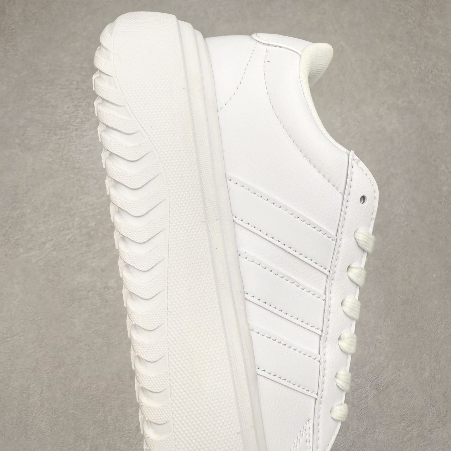 图片[6]-AD GRAND COURT PLATFORM 网球厚底运动小白鞋加厚中底的网球风经典运动鞋 穿上这款adidas经典运动鞋 感受网球运动的激情活力 实拍调校N版已经零色差零失真 百分百还原实物色彩所见即所得 不存在货不对板色差等低级问题 选购参考实物拍摄 不混卖不参货 只用心做好货严格选品 承诺混一赔十 尺码：36 36.5 37.5 38 38.5 39 40 40.5 41 42 42.5 43 44 44.5 45-选品中心