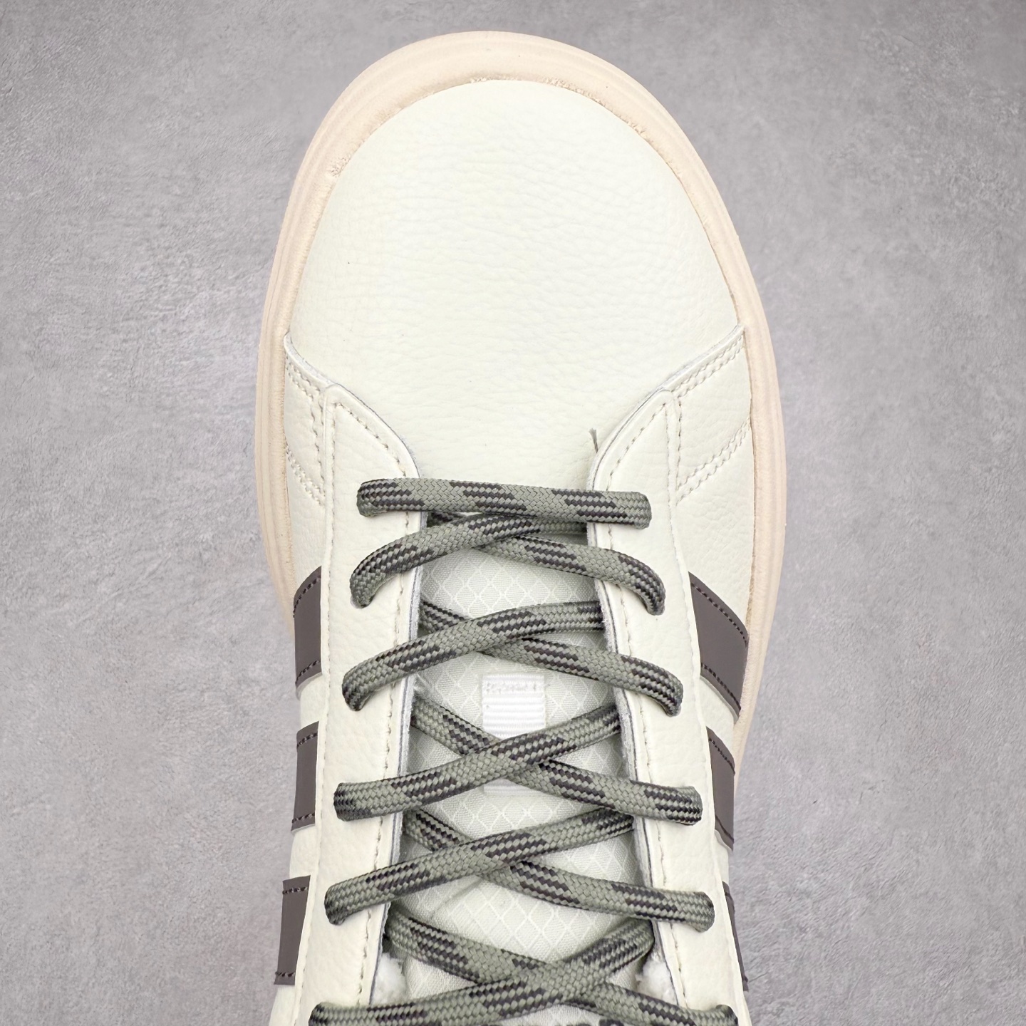 图片[4]-AD GRAND COURT PLATFORM 网球厚底运动小白鞋加厚中底的网球风经典运动鞋 穿上这款adidas经典运动鞋 感受网球运动的激情活力 实拍调校N版已经零色差零失真 百分百还原实物色彩所见即所得 不存在货不对板色差等低级问题 选购参考实物拍摄 不混卖不参货 只用心做好货严格选品 承诺混一赔十 尺码：36 36.5 37.5 38 38.5 39 40 40.5 41 42 42.5 43 44 44.5 45-选品中心