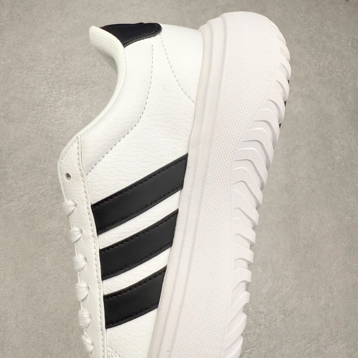 图片[7]-AD GRAND COURT PLATFORM 网球厚底运动小白鞋加厚中底的网球风经典运动鞋 穿上这款adidas经典运动鞋 感受网球运动的激情活力 实拍调校N版已经零色差零失真 百分百还原实物色彩所见即所得 不存在货不对板色差等低级问题 选购参考实物拍摄 不混卖不参货 只用心做好货严格选品 承诺混一赔十 尺码：36 36.5 37.5 38 38.5 39 40 40.5 41 42 42.5 43 44 44.5 45-选品中心