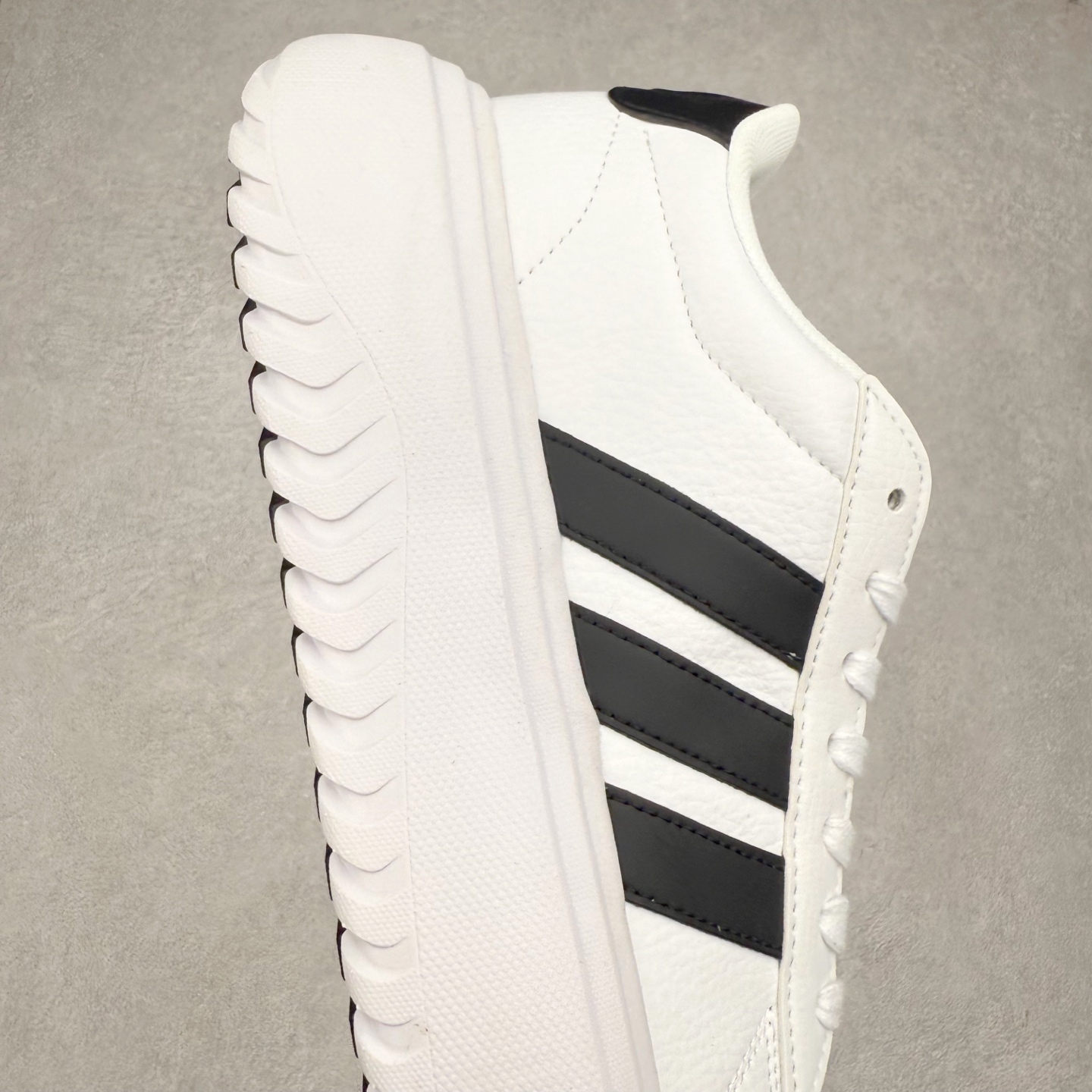 图片[6]-AD GRAND COURT PLATFORM 网球厚底运动小白鞋加厚中底的网球风经典运动鞋 穿上这款adidas经典运动鞋 感受网球运动的激情活力 实拍调校N版已经零色差零失真 百分百还原实物色彩所见即所得 不存在货不对板色差等低级问题 选购参考实物拍摄 不混卖不参货 只用心做好货严格选品 承诺混一赔十 尺码：36 36.5 37.5 38 38.5 39 40 40.5 41 42 42.5 43 44 44.5 45-选品中心