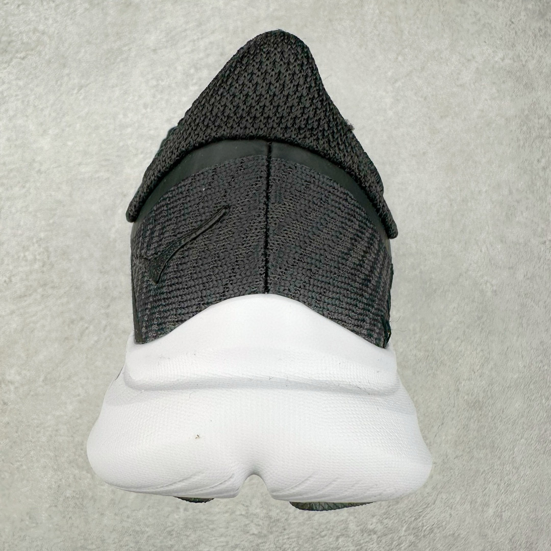 图片[8]-HOKA ONE ONE Solimar 轻便舒适织物耐磨减震低帮长跑跑步鞋 HOKA ONE ONE是来自美国的跑步鞋知名品牌，创立于2009年，始终致力于为所有跑者提供更新、更好的跑步装备。相比常规跑鞋，HOKA ONE ONE特别研发使用性能独特的几何形跑鞋中底，此种鞋底更厚、更高、回弹性也更好，除了卓越的缓冲性能，它还能內各种阶段的跑者带来更具动感、更加稳定的跑步体验。HOKAONE ONE从设计之初就清楚意识到，要保证跑者步幅的均匀一致，双脚自然而然的运动至关重要。尺码：36 36.5 37.5 38 38.5 39 40 40.5 41 42 42.5 43 44 44.5 45-选品中心