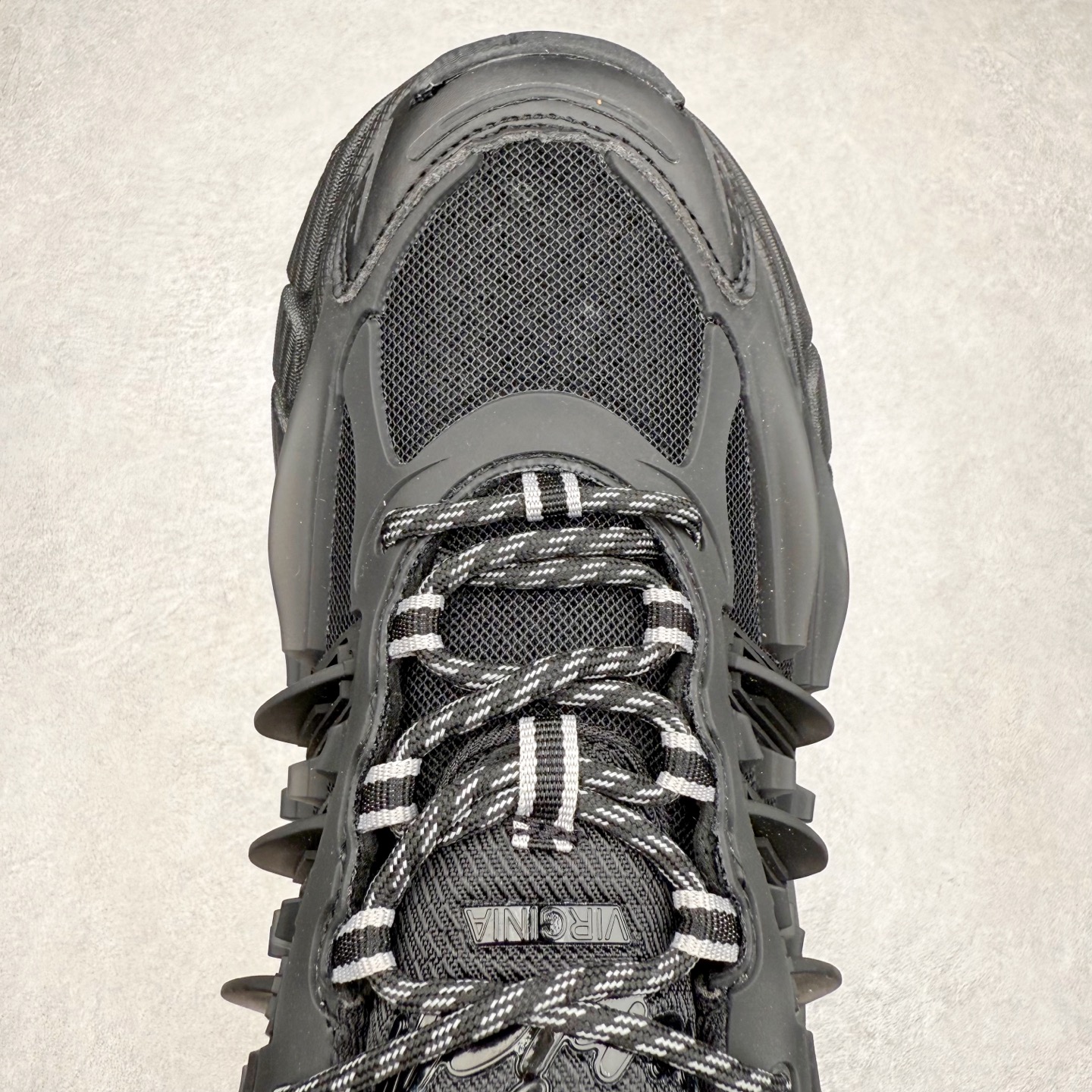 图片[4]-Pharrell x adidas Adistar Jellyfish 低帮复古风老爹鞋 Adistar Cushion联名出的这款复古老爹鞋简直是未来科技感十足 以3D风格焕新演绎标志性三条纹 为造型添上点睛之笔 金属质感视觉效果TPU自带哑光反射 非常的细节 最大的亮点无疑是鞋屁股 大块的tpu包裹 让增高的大底不再突兀 更显腿长脚细 尺码：36 36.5 37 38 38.5 39 40 40.5 41 42 42.5 43 44 44.5 45 46 47-选品中心