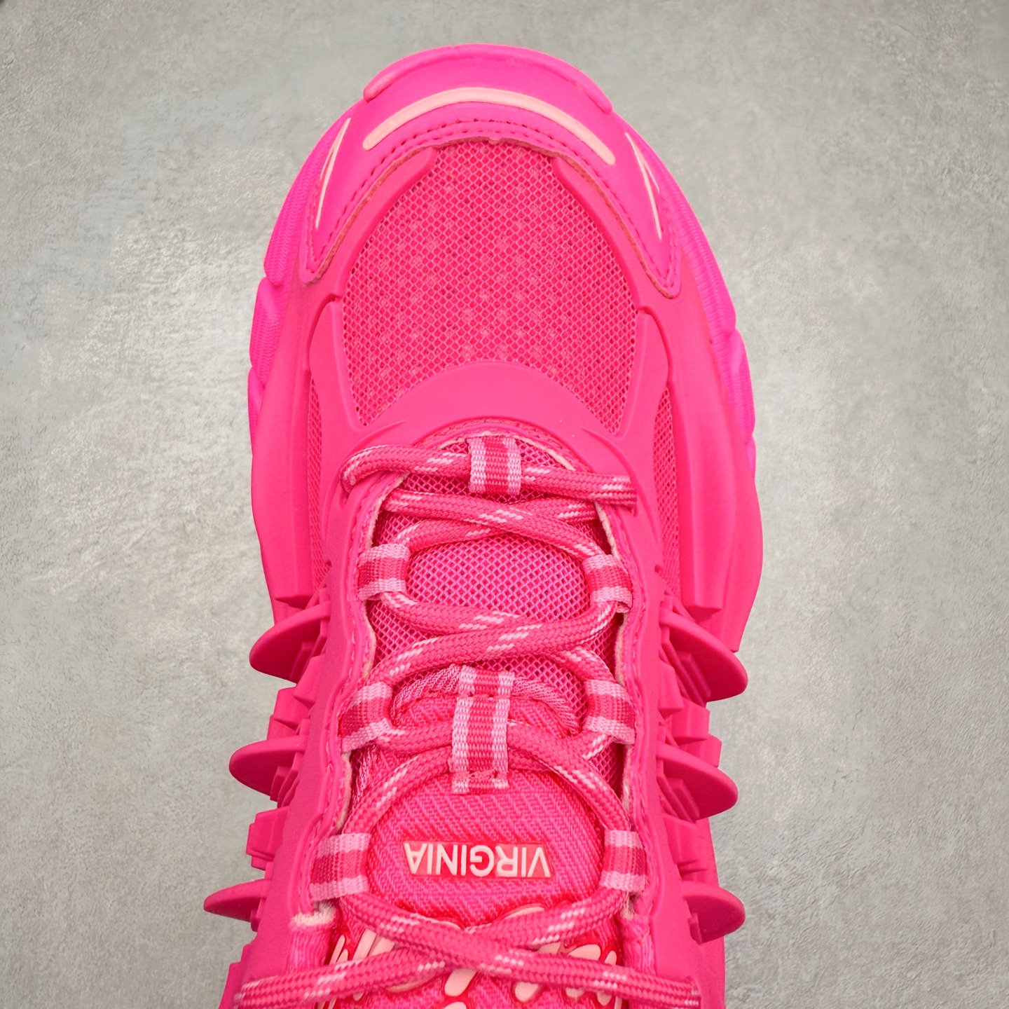 图片[4]-Pharrell x adidas Adistar Jellyfish 低帮复古风老爹鞋 Adistar Cushion联名出的这款复古老爹鞋简直是未来科技感十足 以3D风格焕新演绎标志性三条纹 为造型添上点睛之笔 金属质感视觉效果TPU自带哑光反射 非常的细节 最大的亮点无疑是鞋屁股 大块的tpu包裹 让增高的大底不再突兀 更显腿长脚细 尺码：36 36.5 37 38 38.5 39 40 40.5 41 42 42.5 43 44 44.5 45 46 47-选品中心