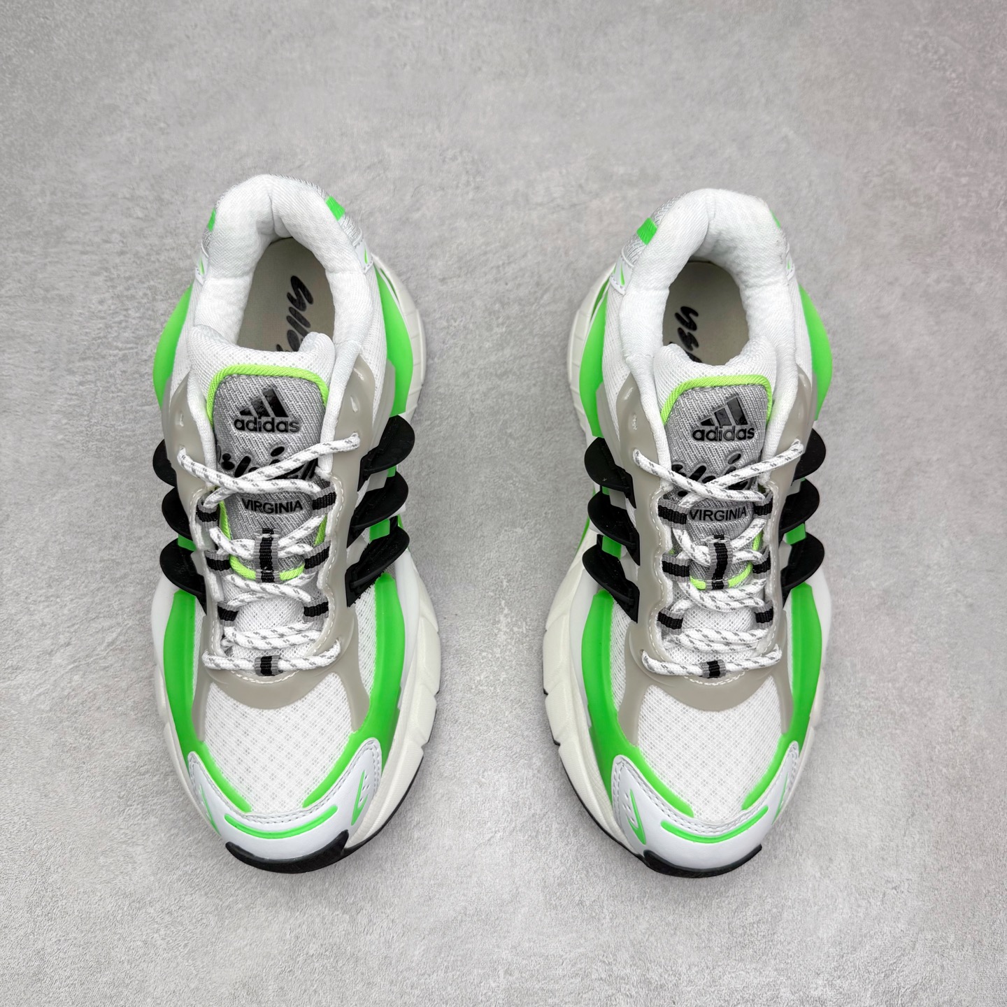 图片[2]-Pharrell x adidas Adistar Jellyfish 低帮复古风老爹鞋 Adistar Cushion联名出的这款复古老爹鞋简直是未来科技感十足 以3D风格焕新演绎标志性三条纹 为造型添上点睛之笔 金属质感视觉效果TPU自带哑光反射 非常的细节 最大的亮点无疑是鞋屁股 大块的tpu包裹 让增高的大底不再突兀 更显腿长脚细 尺码：36 36.5 37 38 38.5 39 40 40.5 41 42 42.5 43 44 44.5 45 46 47-选品中心