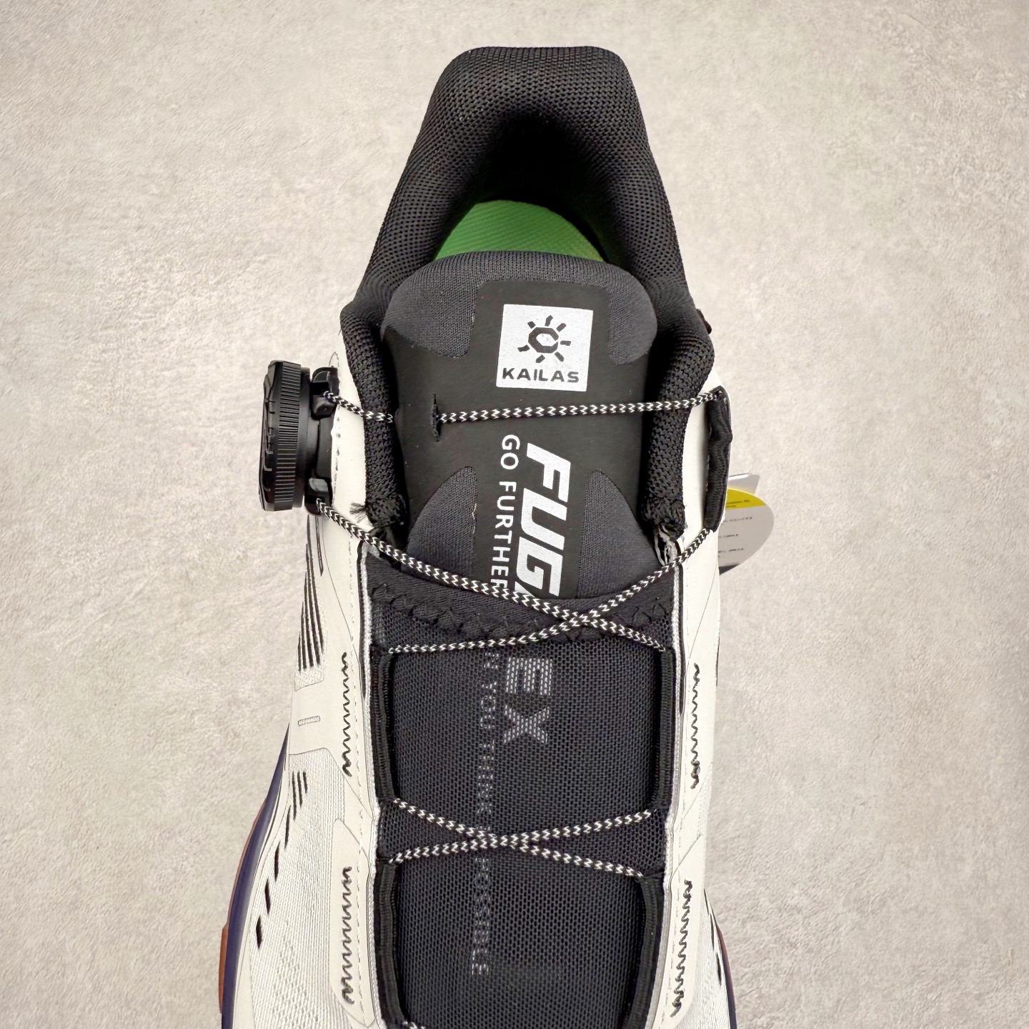图片[5]-凯乐石 KAILAS FUGA EX3 BOA 25款舒适缓冲徒步 织物TPU减震防滑透气包裹性轻便低帮 超强抓地力越野跑步鞋 KAILAS凯乐石品牌是全球三大全系攀登品牌之一，于2003年创立于中国广州，致力于为有攀登梦想的户外运动员及爱好者，研发制造功能性专业装备，满足他们在极限环境下安全舒适的需求，凯乐石专注于科技面料的开发及专业功能设计，产品线覆盖登山、攀岩、徒步、越野跑山、露营、旅行等多项户外运动，通过运动员的测试反馈，不断进化迭代，产品荣获国内外大奖71座，发明专利21个，更突破性的自主研发攀登器械，打造出中国的攀登硬实力。实拍调校N版已经零色差零失真 百分百还原实物色彩所见即所得 不存在货不对板色差等低级问题 选购参考实物拍摄 不混卖不参货 只用心做好货严格选品 承诺混一赔十 尺码：36 36.5 37.5 38 38.5 39 40 40.5 41 42 42.5 43 44 44.5 45-选品中心