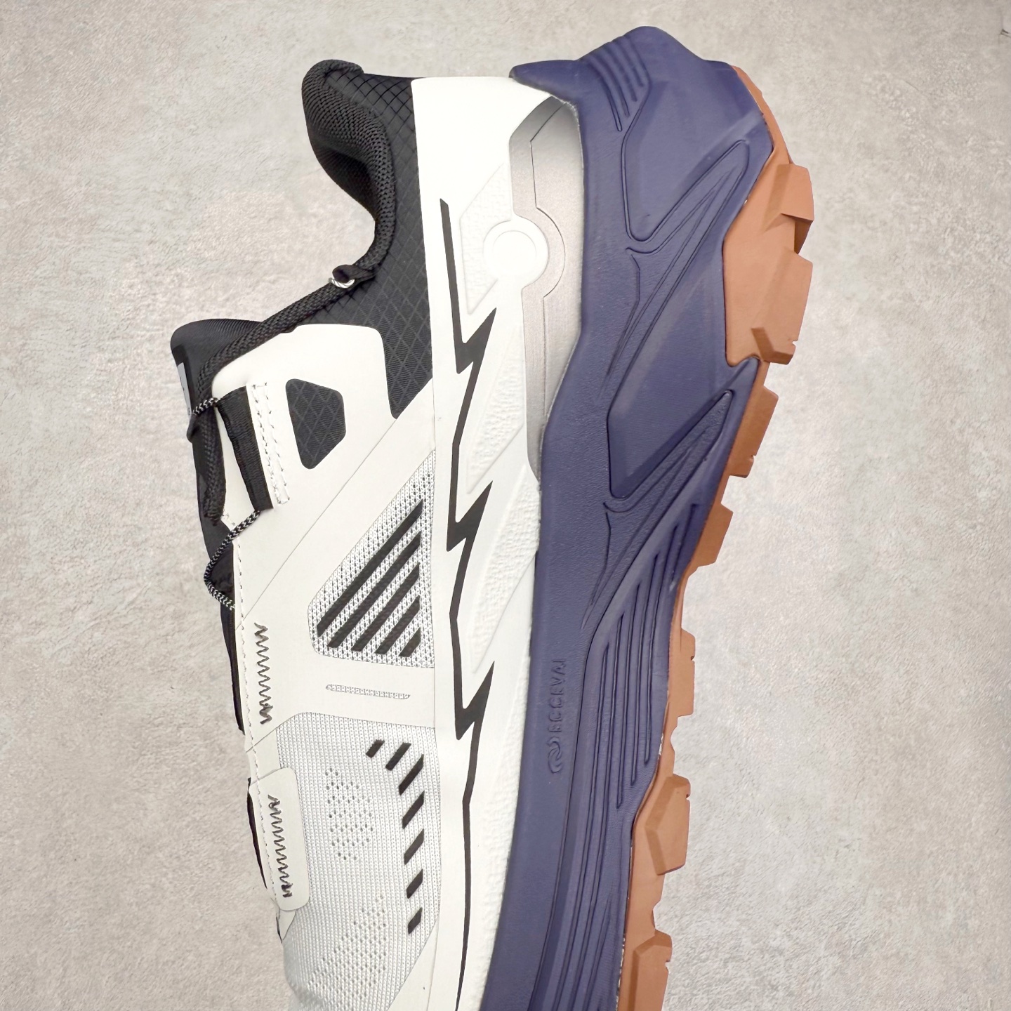 图片[7]-凯乐石 KAILAS FUGA EX3 BOA 25款舒适缓冲徒步 织物TPU减震防滑透气包裹性轻便低帮 超强抓地力越野跑步鞋 KAILAS凯乐石品牌是全球三大全系攀登品牌之一，于2003年创立于中国广州，致力于为有攀登梦想的户外运动员及爱好者，研发制造功能性专业装备，满足他们在极限环境下安全舒适的需求，凯乐石专注于科技面料的开发及专业功能设计，产品线覆盖登山、攀岩、徒步、越野跑山、露营、旅行等多项户外运动，通过运动员的测试反馈，不断进化迭代，产品荣获国内外大奖71座，发明专利21个，更突破性的自主研发攀登器械，打造出中国的攀登硬实力。实拍调校N版已经零色差零失真 百分百还原实物色彩所见即所得 不存在货不对板色差等低级问题 选购参考实物拍摄 不混卖不参货 只用心做好货严格选品 承诺混一赔十 尺码：36 36.5 37.5 38 38.5 39 40 40.5 41 42 42.5 43 44 44.5 45-选品中心