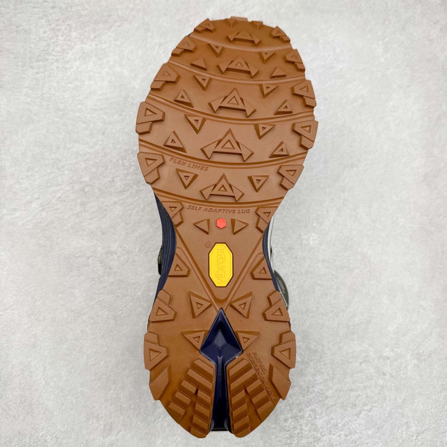 图片[9]-凯乐石 KAILAS FUGA EX3 BOA 25款舒适缓冲徒步 织物TPU减震防滑透气包裹性轻便低帮 超强抓地力越野跑步鞋 KAILAS凯乐石品牌是全球三大全系攀登品牌之一，于2003年创立于中国广州，致力于为有攀登梦想的户外运动员及爱好者，研发制造功能性专业装备，满足他们在极限环境下安全舒适的需求，凯乐石专注于科技面料的开发及专业功能设计，产品线覆盖登山、攀岩、徒步、越野跑山、露营、旅行等多项户外运动，通过运动员的测试反馈，不断进化迭代，产品荣获国内外大奖71座，发明专利21个，更突破性的自主研发攀登器械，打造出中国的攀登硬实力。实拍调校N版已经零色差零失真 百分百还原实物色彩所见即所得 不存在货不对板色差等低级问题 选购参考实物拍摄 不混卖不参货 只用心做好货严格选品 承诺混一赔十 尺码：36 36.5 37.5 38 38.5 39 40 40.5 41 42 42.5 43 44 44.5 45-选品中心