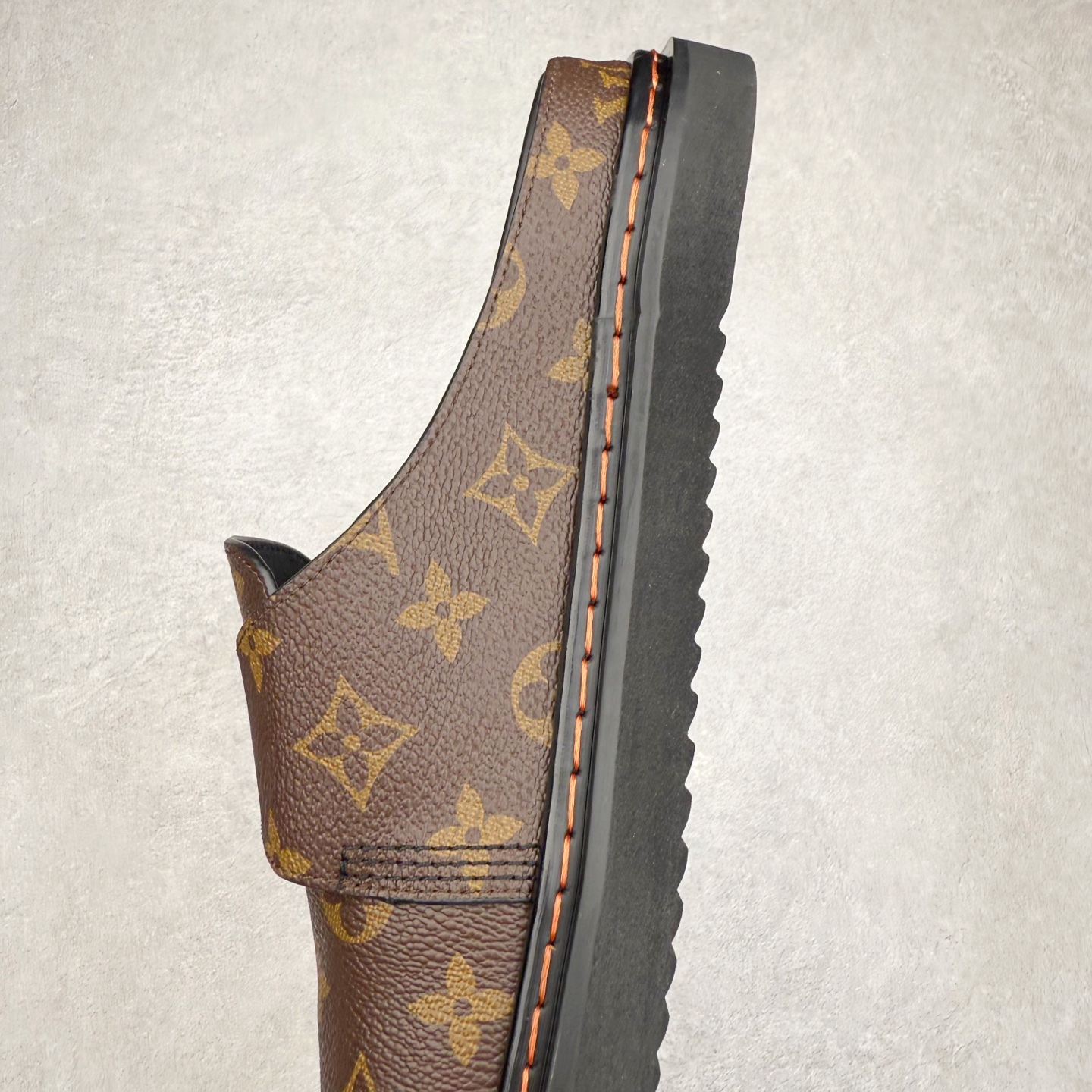 图片[7]-＃GD广顶 LOUIS VUITTON Easy lv 字母点缀 勃肯鞋包头拖鞋 棕色 尺码：38 39 40 41 42 43 44 45 46-选品中心