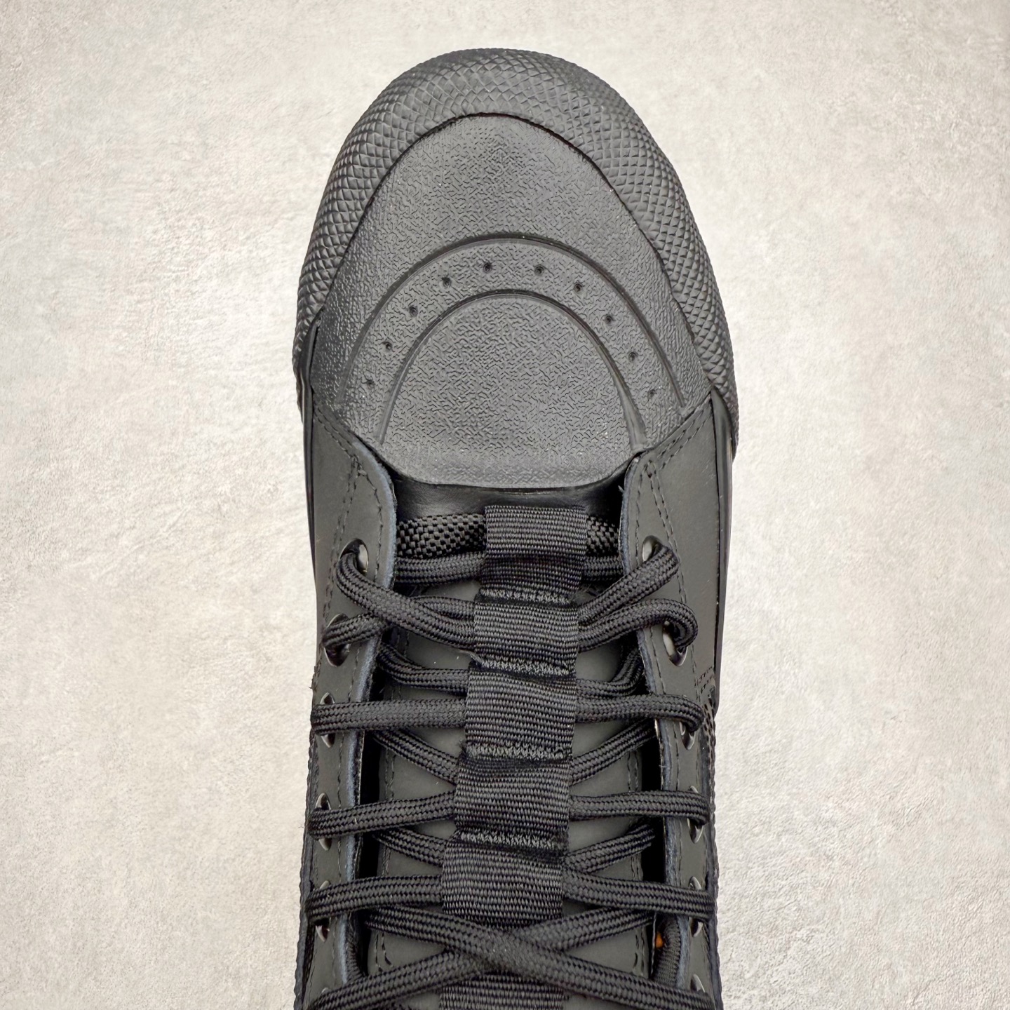 图片[4]-Vans SK8 Mte-3 Gore-Tex 户外靴 全新的Sk8-Hi GORE-TEX MTE-3 采用了最先进的专用全天候技术为户外活动等元素打造，将超过25 年的 Vans 滑雪靴历史和技术融入永恒、值得信赖的风格。MTE-3 功能集包括采用 Al-Trac™ 制成的 MTE-3 外底，这是一种 MTE 独有的全天候橡胶化合物，可通过改进的脚趾拾取和动态凸耳胎面提供显着改善的牵引力。MTE-3 GORE-TEX 防水包让您保持干爽，强大的 3M ThinsullateTM隔热包可用于寒冷天气的温度调节，让您保持温暖，带有 Ortholite®顶片的双密度。 尺码：36 37 38 39 40 41 42 43 44 45-选品中心