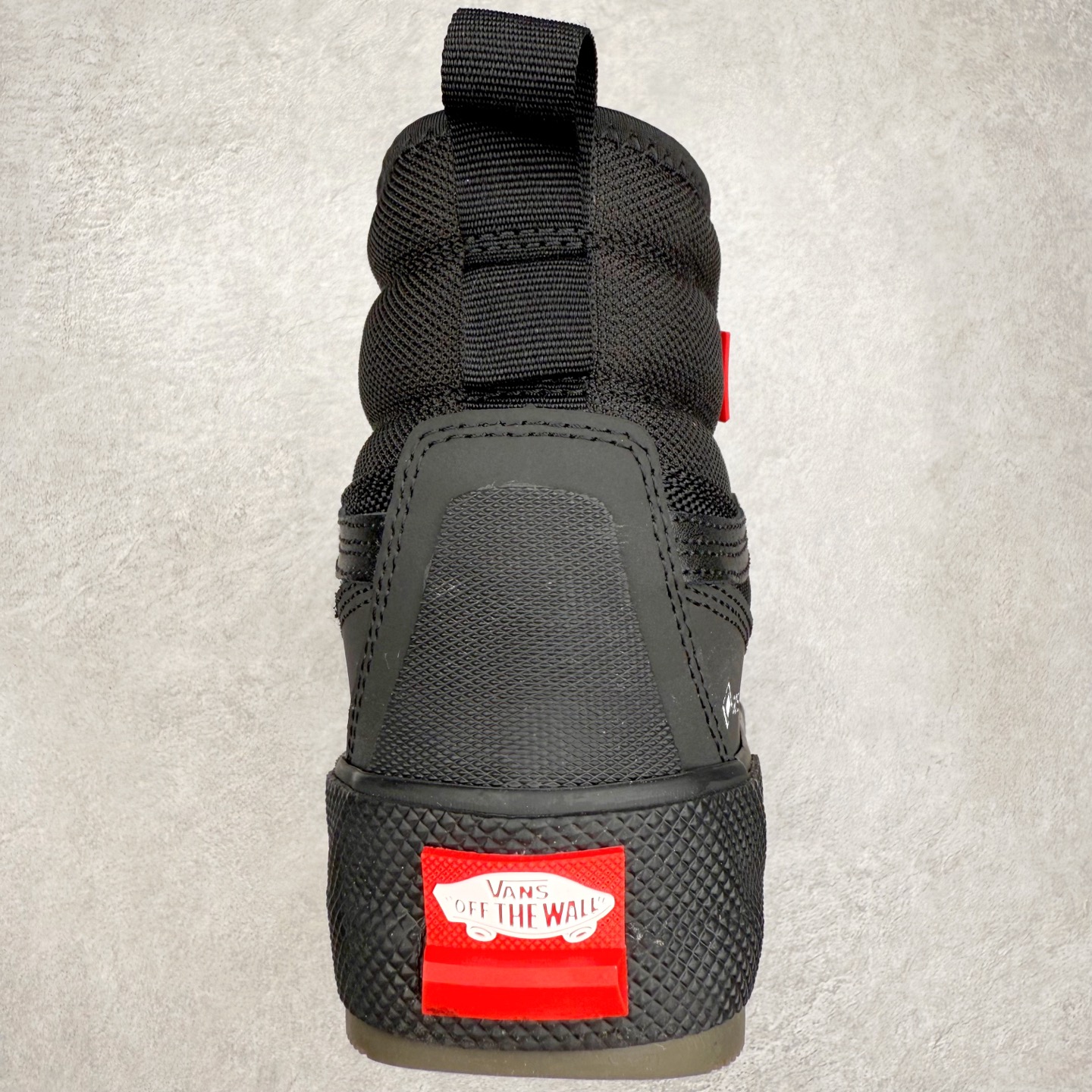 图片[8]-Vans SK8 Mte-3 Gore-Tex 户外靴 全新的Sk8-Hi GORE-TEX MTE-3 采用了最先进的专用全天候技术为户外活动等元素打造，将超过25 年的 Vans 滑雪靴历史和技术融入永恒、值得信赖的风格。MTE-3 功能集包括采用 Al-Trac™ 制成的 MTE-3 外底，这是一种 MTE 独有的全天候橡胶化合物，可通过改进的脚趾拾取和动态凸耳胎面提供显着改善的牵引力。MTE-3 GORE-TEX 防水包让您保持干爽，强大的 3M ThinsullateTM隔热包可用于寒冷天气的温度调节，让您保持温暖，带有 Ortholite®顶片的双密度。 尺码：36 37 38 39 40 41 42 43 44 45-选品中心