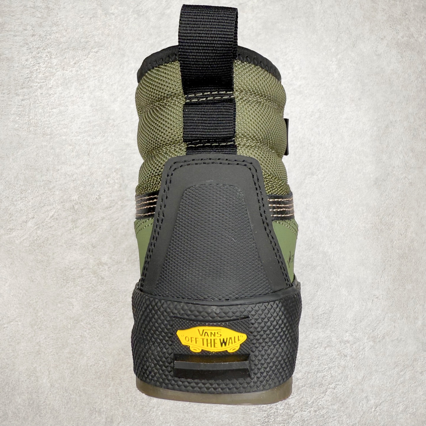 图片[8]-Vans SK8 Mte-3 Gore-Tex 户外靴 全新的Sk8-Hi GORE-TEX MTE-3 采用了最先进的专用全天候技术为户外活动等元素打造，将超过25 年的 Vans 滑雪靴历史和技术融入永恒、值得信赖的风格。MTE-3 功能集包括采用 Al-Trac™ 制成的 MTE-3 外底，这是一种 MTE 独有的全天候橡胶化合物，可通过改进的脚趾拾取和动态凸耳胎面提供显着改善的牵引力。MTE-3 GORE-TEX 防水包让您保持干爽，强大的 3M ThinsullateTM隔热包可用于寒冷天气的温度调节，让您保持温暖，带有 Ortholite®顶片的双密度。 尺码：36 37 38 39 40 41 42 43 44 45-选品中心