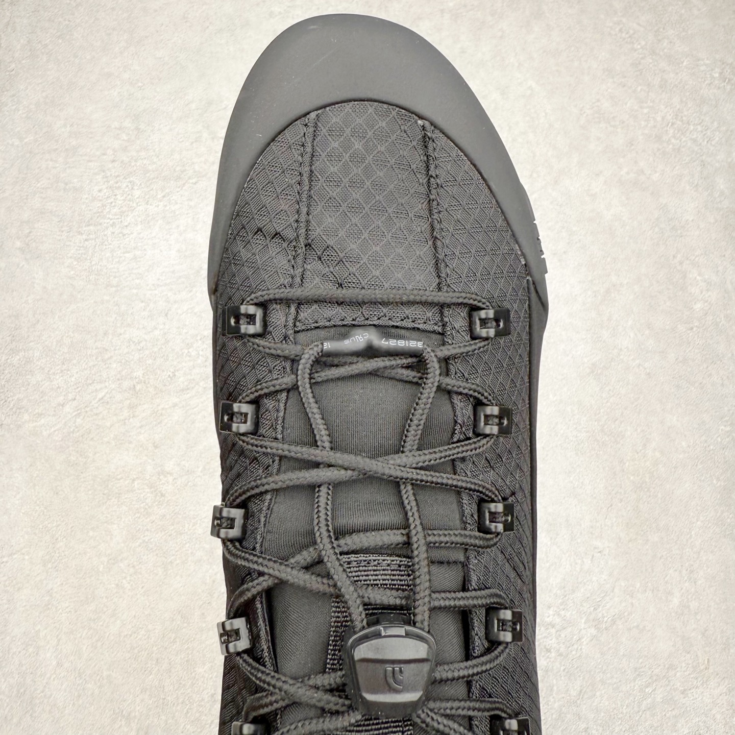 图片[4]-The North Face 北面乐斯菲斯户外运动休闲登山鞋越野徒步鞋 广东大厂品质 面料采用进口磨砂牛皮 鞋底采用Vibram黄金大底 专门为鞋底设计的橡胶以出色的耐磨性 良好的防滑性或得不少户外运动爱好者的喜欢 专业户外登山品牌（北面）The North Face自1966年创立，由两位热爱登山徒步的年轻登山者于美西旧金山开创，不断透过研发与创新，并且将最先进的技术结合在服装与鞋款设计，生产多种外型帅气且专业能力非常强的户外运动装备而备受欢迎。尺码：39-45（运动鞋码）-选品中心