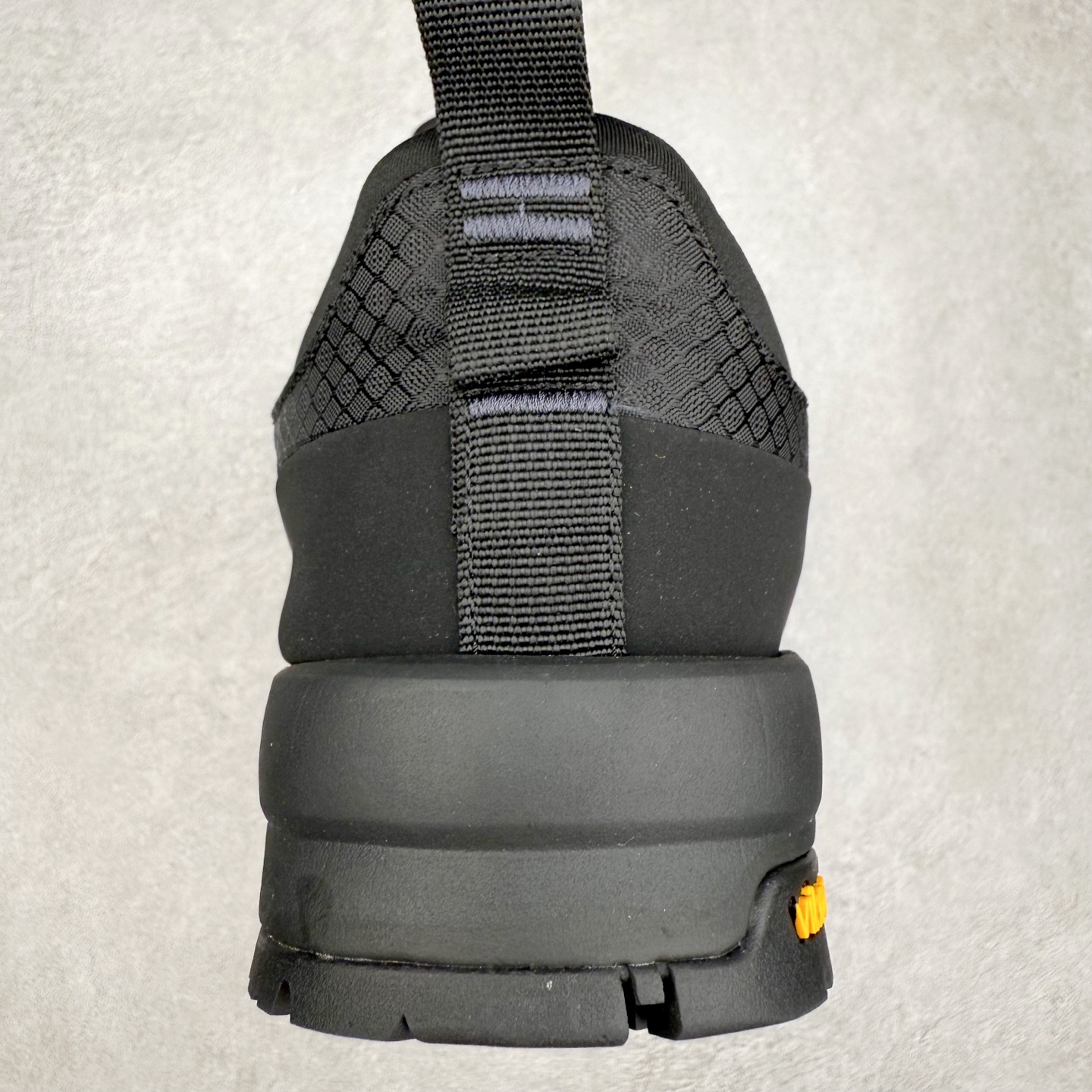 图片[8]-The North Face 北面乐斯菲斯户外运动休闲登山鞋越野徒步鞋 广东大厂品质 面料采用进口磨砂牛皮 鞋底采用Vibram黄金大底 专门为鞋底设计的橡胶以出色的耐磨性 良好的防滑性或得不少户外运动爱好者的喜欢 专业户外登山品牌（北面）The North Face自1966年创立，由两位热爱登山徒步的年轻登山者于美西旧金山开创，不断透过研发与创新，并且将最先进的技术结合在服装与鞋款设计，生产多种外型帅气且专业能力非常强的户外运动装备而备受欢迎。尺码：39-45（运动鞋码）-选品中心