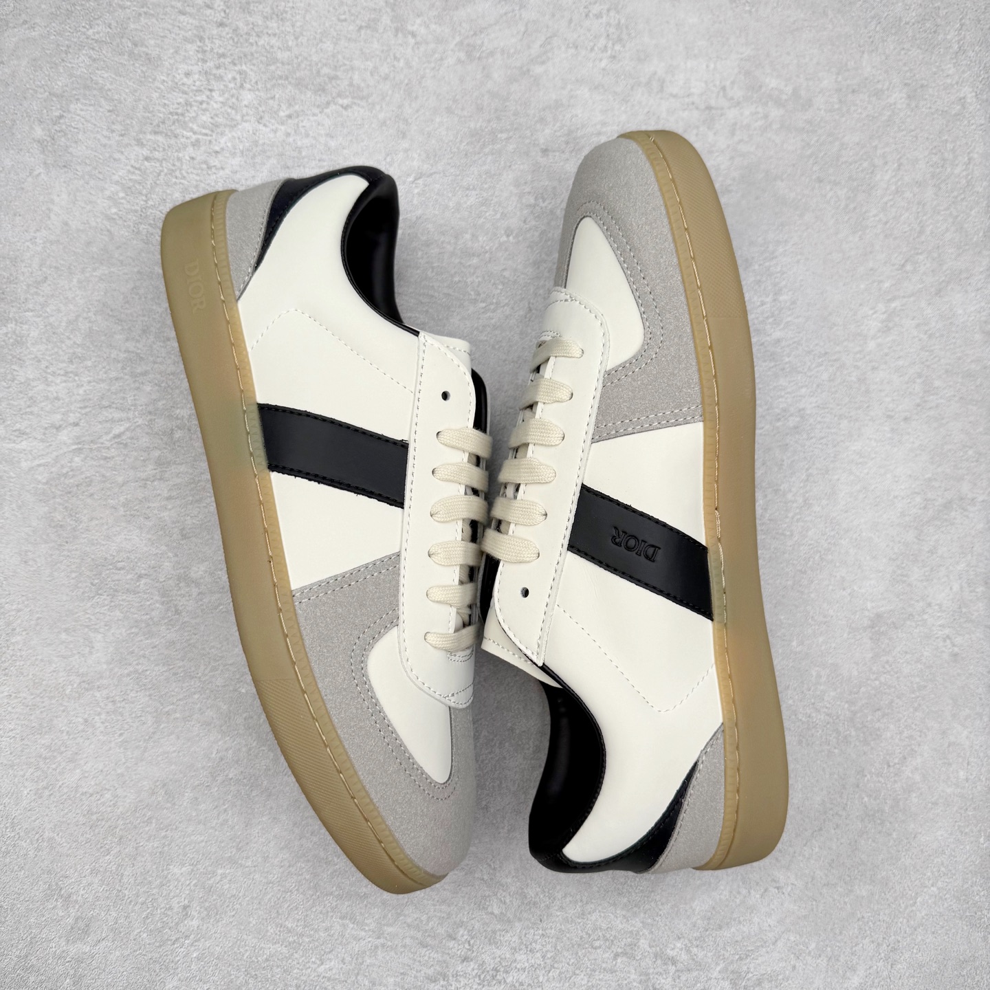 图片[3]-DIOR B01 迪奥牛皮革绒面圆头系带低帮板鞋 实拍调校N版已经零色差零失真 百分百还原实物色彩所见即所得 不存在货不对板色差等低级问题 选购参考实物拍摄 不混卖不参货 只用心做好货严格选品 承诺混一赔十 尺码：36 36.5 37.5 38 38.5 39 40 40.5 41 42 42.5 43 44 44.5 45-选品中心