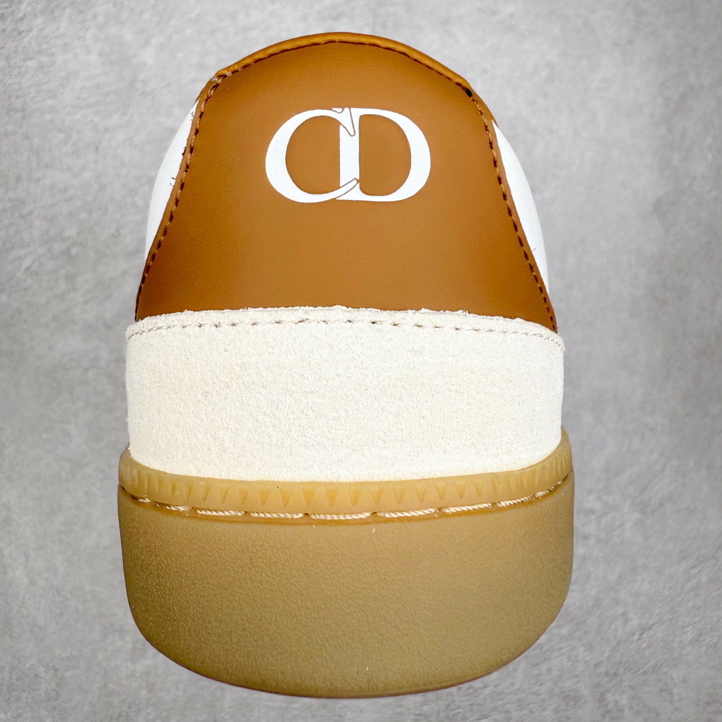 图片[8]-DIOR B01 迪奥牛皮革绒面圆头系带低帮板鞋 实拍调校N版已经零色差零失真 百分百还原实物色彩所见即所得 不存在货不对板色差等低级问题 选购参考实物拍摄 不混卖不参货 只用心做好货严格选品 承诺混一赔十 尺码：36 36.5 37.5 38 38.5 39 40 40.5 41 42 42.5 43 44 44.5 45-选品中心