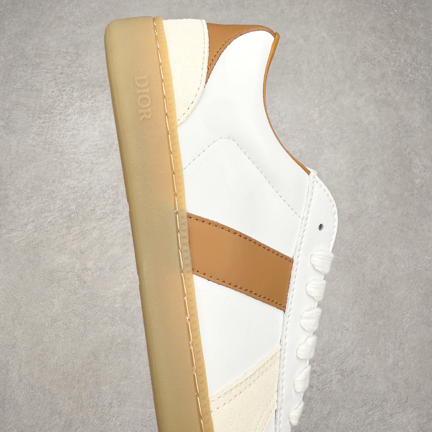 图片[6]-DIOR B01 迪奥牛皮革绒面圆头系带低帮板鞋 实拍调校N版已经零色差零失真 百分百还原实物色彩所见即所得 不存在货不对板色差等低级问题 选购参考实物拍摄 不混卖不参货 只用心做好货严格选品 承诺混一赔十 尺码：36 36.5 37.5 38 38.5 39 40 40.5 41 42 42.5 43 44 44.5 45-选品中心