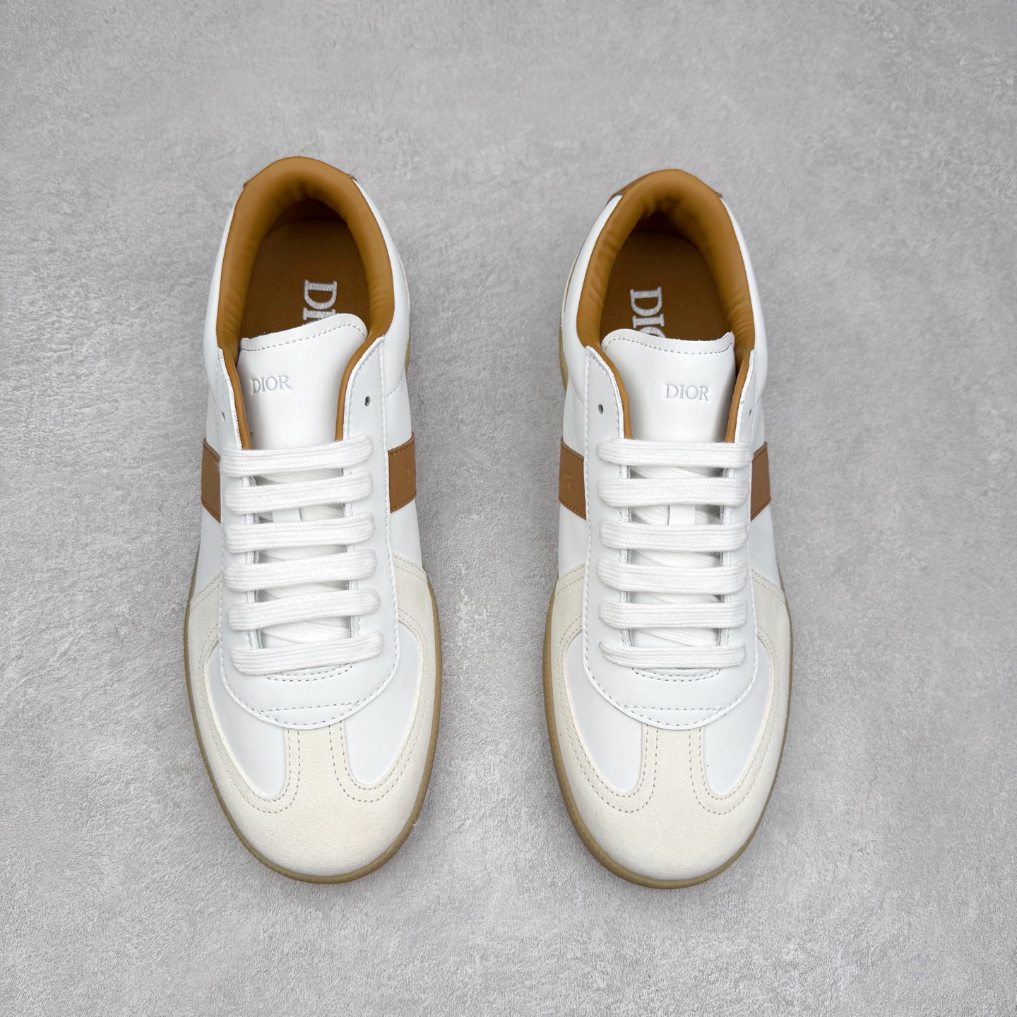 图片[2]-DIOR B01 迪奥牛皮革绒面圆头系带低帮板鞋 实拍调校N版已经零色差零失真 百分百还原实物色彩所见即所得 不存在货不对板色差等低级问题 选购参考实物拍摄 不混卖不参货 只用心做好货严格选品 承诺混一赔十 尺码：36 36.5 37.5 38 38.5 39 40 40.5 41 42 42.5 43 44 44.5 45-选品中心