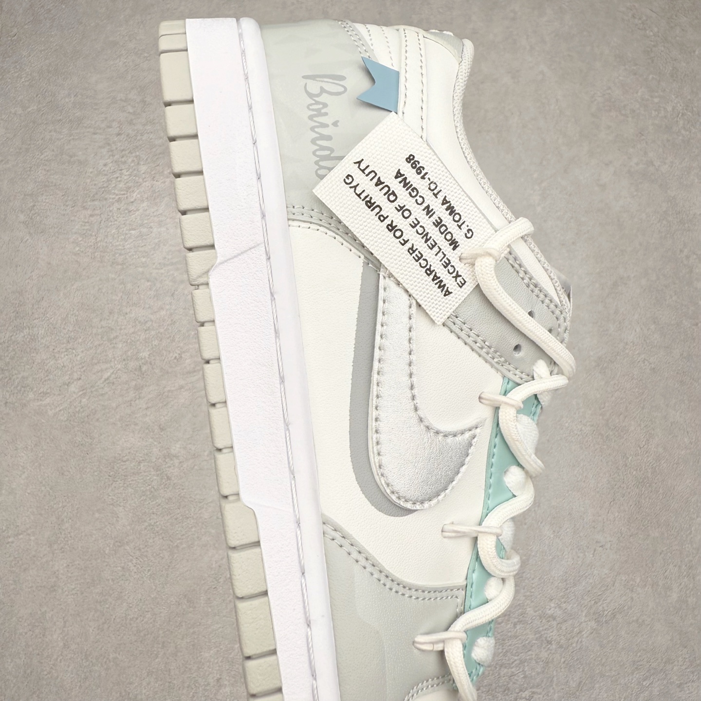 图片[6]-NK Dunk Low DD1391-100 定制系列天花板 无原鞋不开发 全系列得物原鞋一比一校对开发 配色持续更新中 终端对接 优势输出 全套原厂楦头原纸板数据档案倾力打造 原汁原味莞产 极致还原 圈内最强针车工艺 高端零售指定版 广东原厂配套原盒原标 鞋盒分三个尺码段 原厂冲刀 超高清洁度 全鞋零毛边皮料切割 采用原厂百宏鞋带以及原厂百宏织唛舌标 内标可供原厂几率过验 进口原装条纹中底布 四线拉帮白色点胶 原厂拉帮手法遵循公司 原厂电绣 极致还原 尺码：36 36.5 37.5 38 38.5 39 40 40.5 41 42 42.5 43 44 44.5 45 46-选品中心