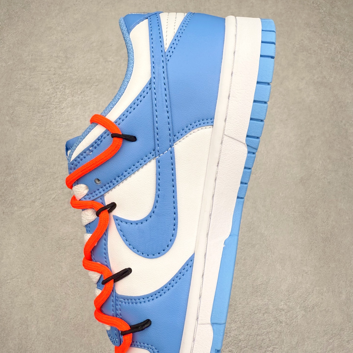 图片[7]-NK Dunk Low DD1391-100 定制系列天花板 无原鞋不开发 全系列得物原鞋一比一校对开发 配色持续更新中 终端对接 优势输出 全套原厂楦头原纸板数据档案倾力打造 原汁原味莞产 极致还原 圈内最强针车工艺 高端零售指定版 广东原厂配套原盒原标 鞋盒分三个尺码段 原厂冲刀 超高清洁度 全鞋零毛边皮料切割 采用原厂百宏鞋带以及原厂百宏织唛舌标 内标可供原厂几率过验 进口原装条纹中底布 四线拉帮白色点胶 原厂拉帮手法遵循公司 原厂电绣 极致还原 尺码：36 36.5 37.5 38 38.5 39 40 40.5 41 42 42.5 43 44 44.5 45 46-选品中心