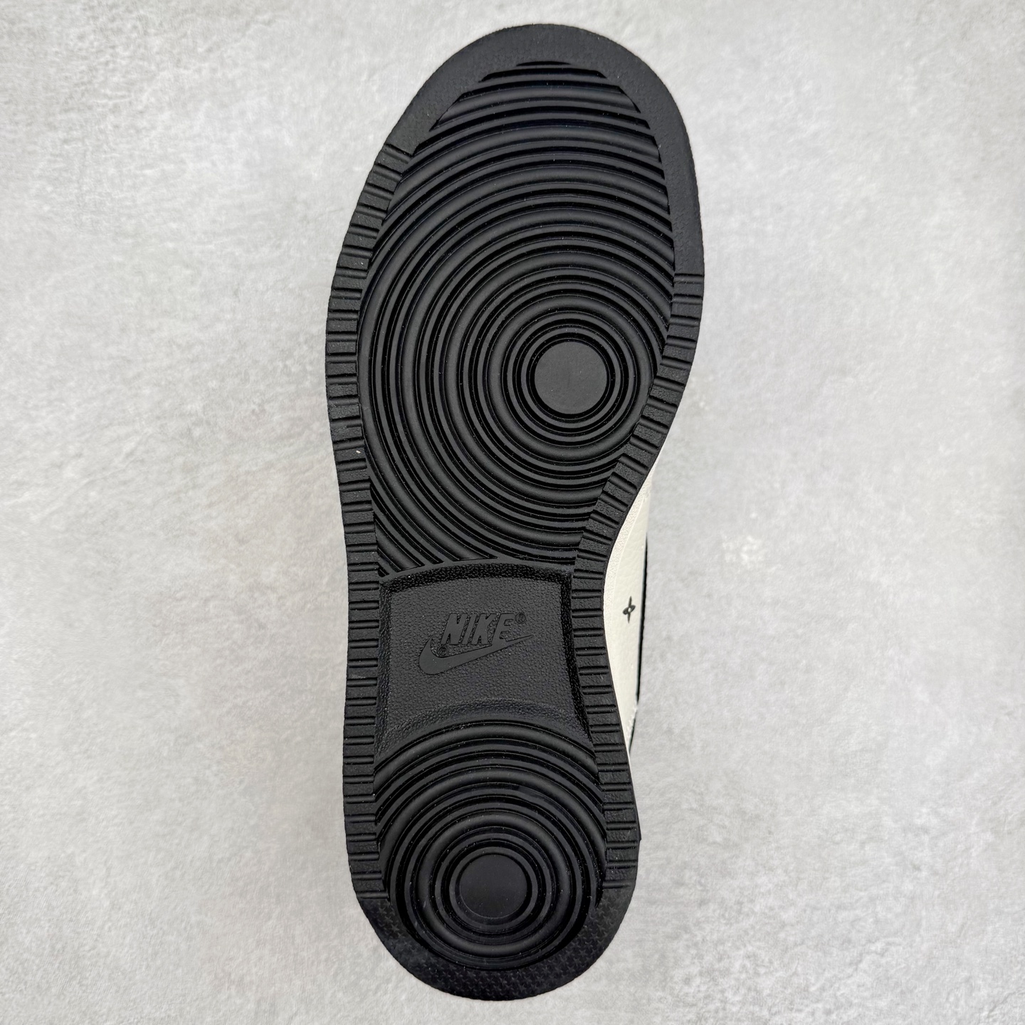 图片[9]-＃福利特价 NK Court Vision 1 Low低帮板鞋运动鞋休闲鞋 折边针车 工艺难度大 原楦头原纸板 原装鞋盒 定制五金配件 内置全掌气垫 原厂鞋底 尺码：36 36.5 37.5 38 38.5 39 40 40.5 41 42 42.5 43 44 44.5 45-选品中心