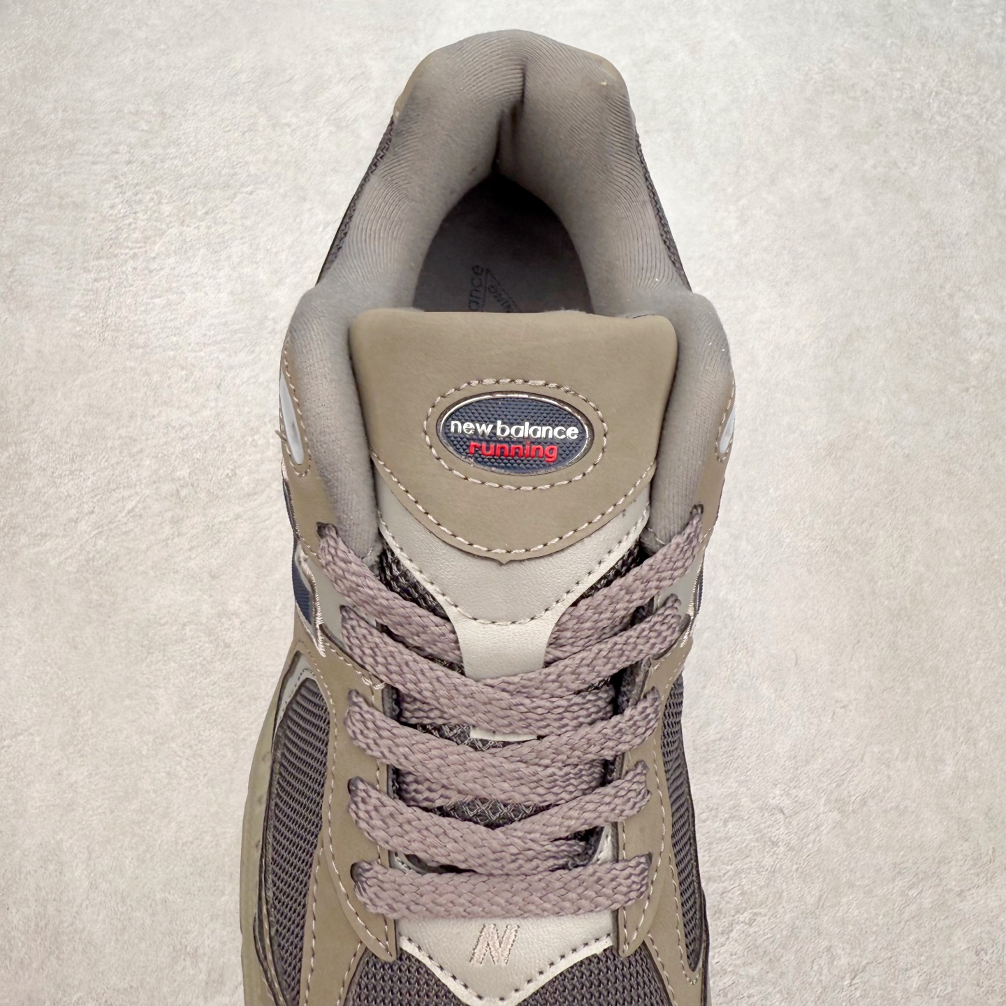 图片[5]-＃特价福利 New Balance NB2002系列 男女休闲慢跑鞋 必备的时髦单品之一 最新出的2002R系列 这款延续了经典科技 升级版N-ERGY缓震物料机能与材质上脚太舒适了 鞋面的柔软麂皮搭配尼龙网布 特别透气而且还复古感 不管是搭配牛仔裤还工装裤都是百搭！小红书众多博主上脚推荐！实拍调校N版已经零色差零失真 百分百还原实物色彩所见即所得 不存在货不对板色差等低级问题 选购参考实物拍摄 不混卖不参货 只用心做好货严格选品 承诺混一赔十 尺码：36 36.5 37 37.5 38 38.5 39.5 40 40.5 41.5 42 42.5 43 44 45-选品中心