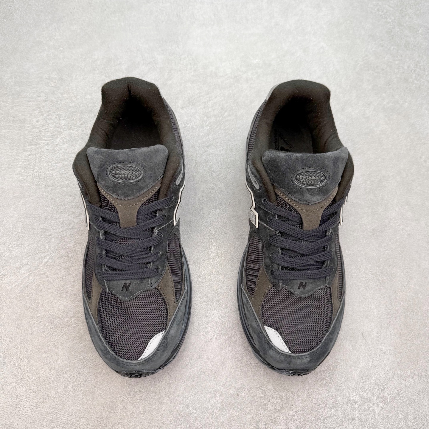 图片[2]-＃特价福利 New Balance NB2002系列 男女休闲慢跑鞋 必备的时髦单品之一 最新出的2002R系列 这款延续了经典科技 升级版N-ERGY缓震物料机能与材质上脚太舒适了 鞋面的柔软麂皮搭配尼龙网布 特别透气而且还复古感 不管是搭配牛仔裤还工装裤都是百搭！小红书众多博主上脚推荐！实拍调校N版已经零色差零失真 百分百还原实物色彩所见即所得 不存在货不对板色差等低级问题 选购参考实物拍摄 不混卖不参货 只用心做好货严格选品 承诺混一赔十 尺码：36 36.5 37 37.5 38 38.5 39.5 40 40.5 41.5 42 42.5 43 44 45-选品中心